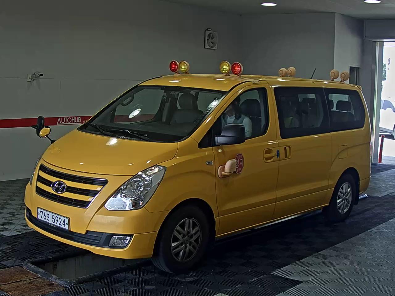 2016 - hyundai grand starex