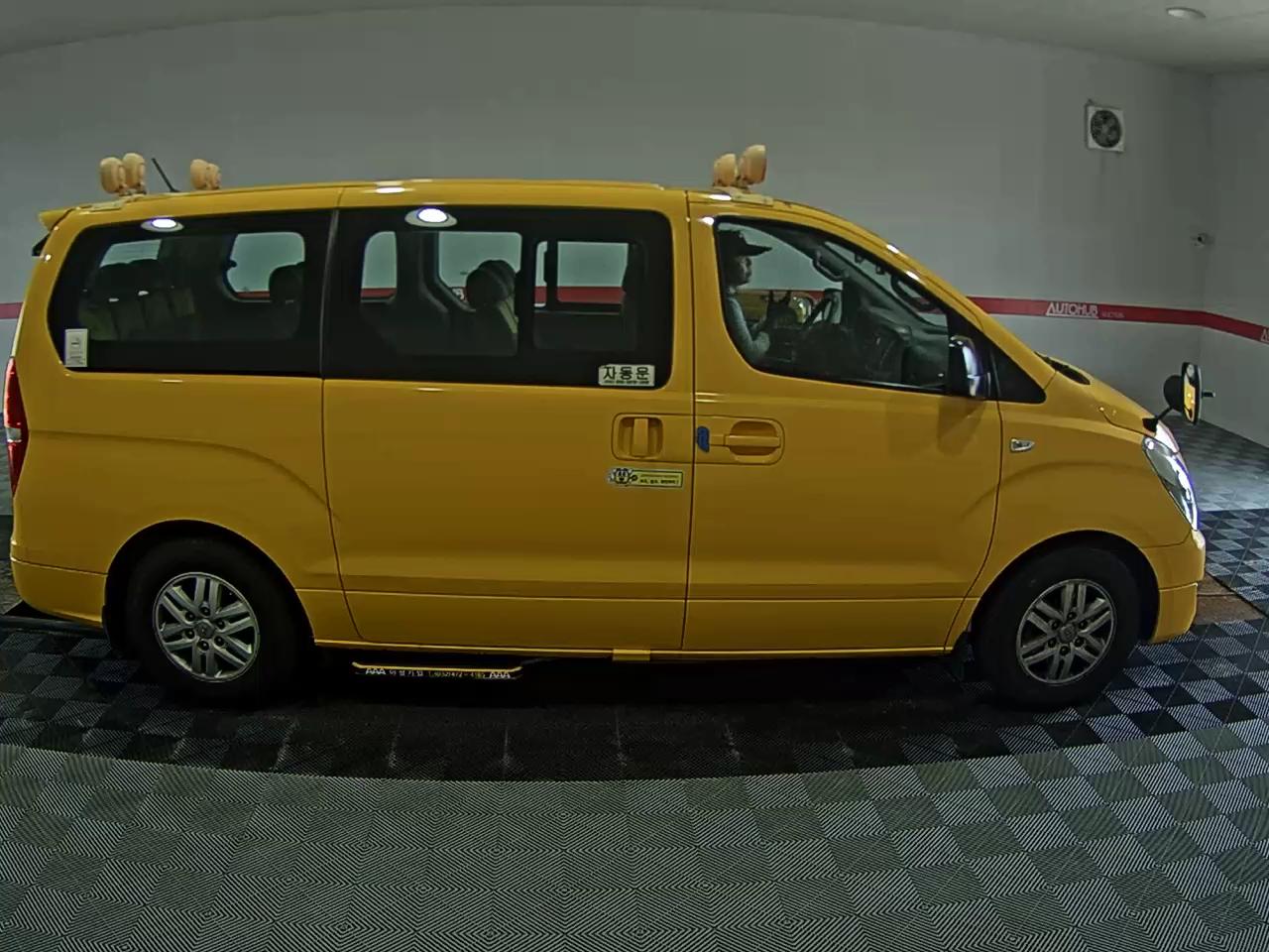 2016 - hyundai grand starex