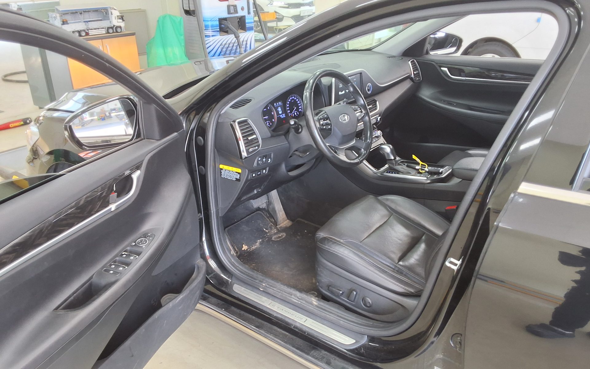 2018 - hyundai grandeur