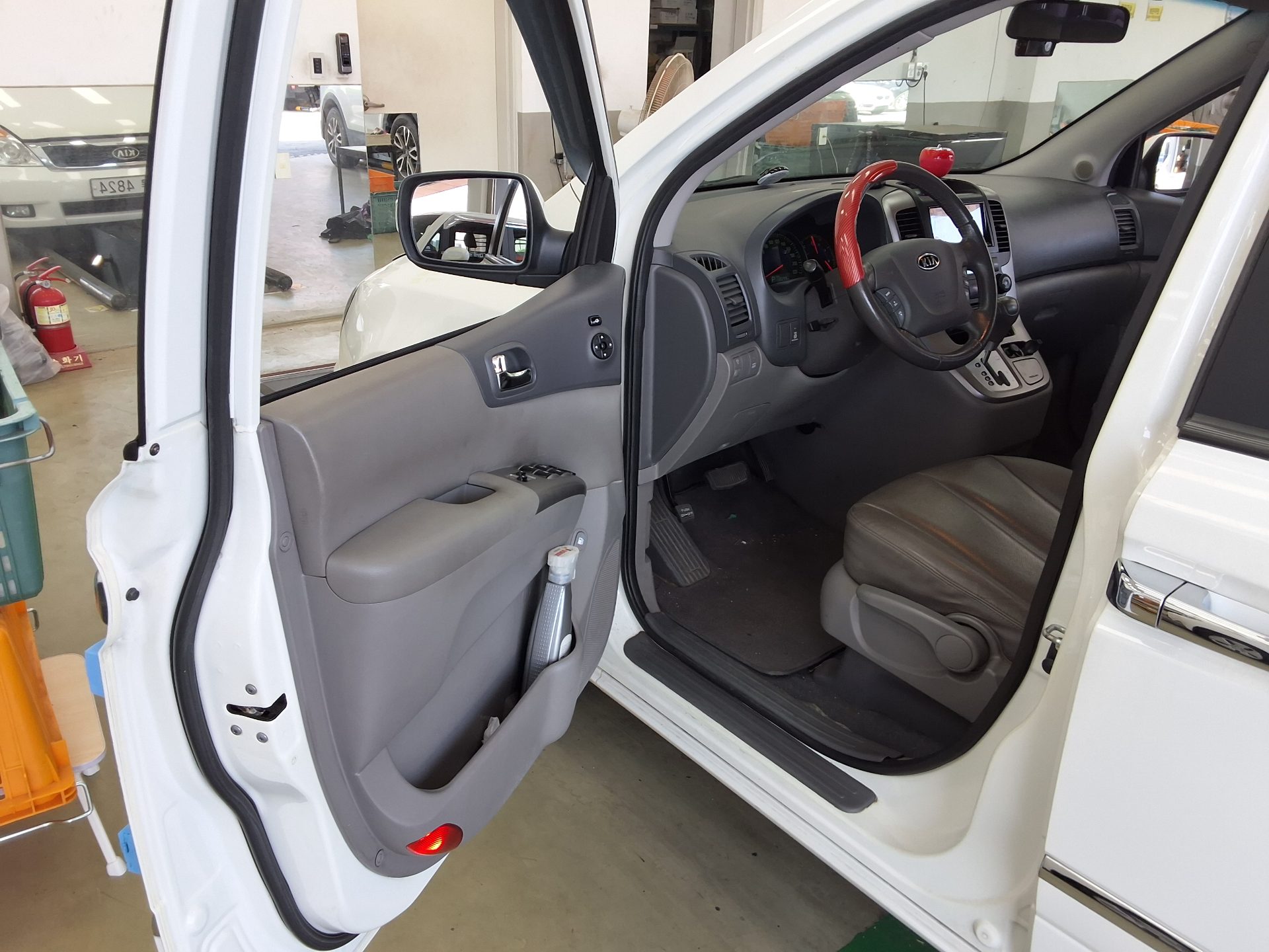 2011 - kia carnival