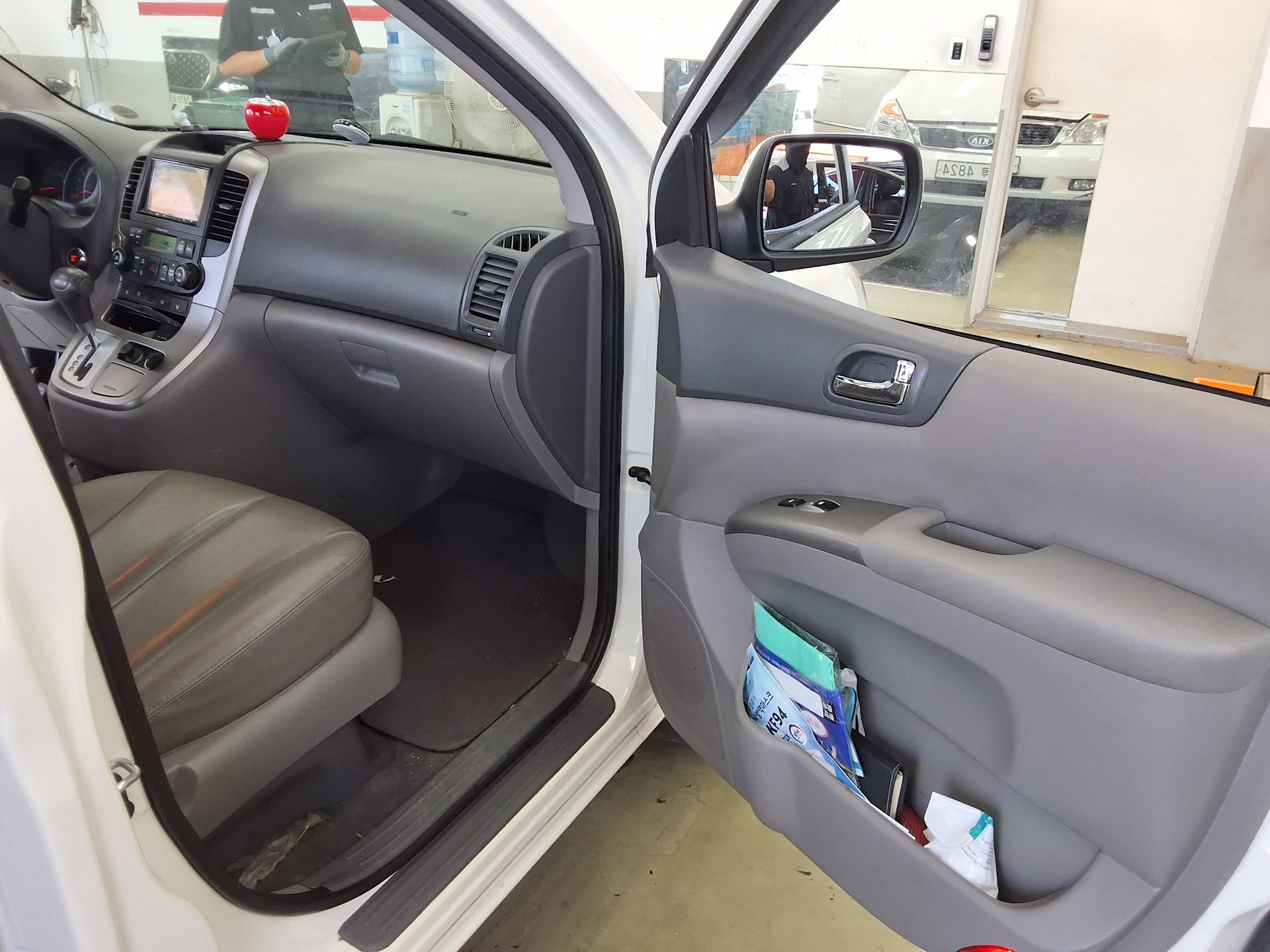 2011 - kia carnival