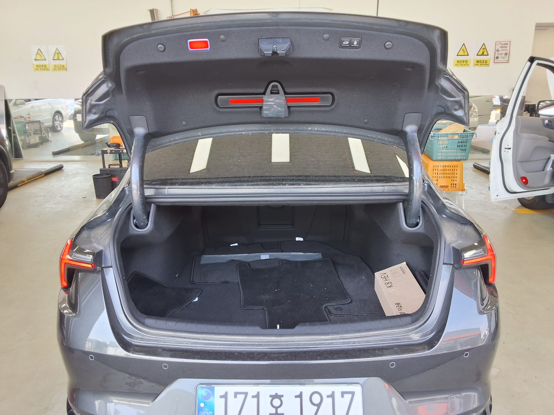 2025 - kia k8