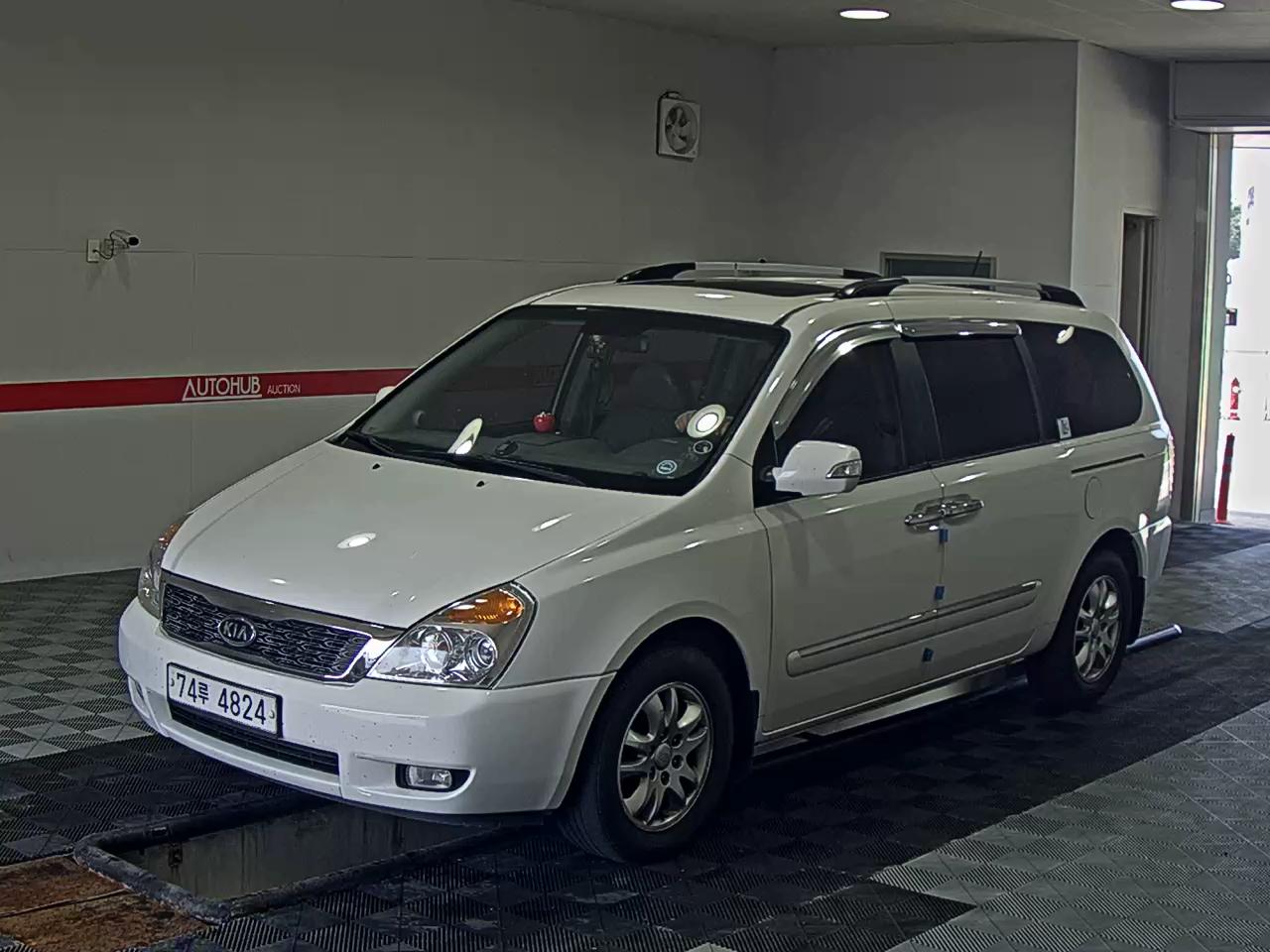 2011 - kia carnival