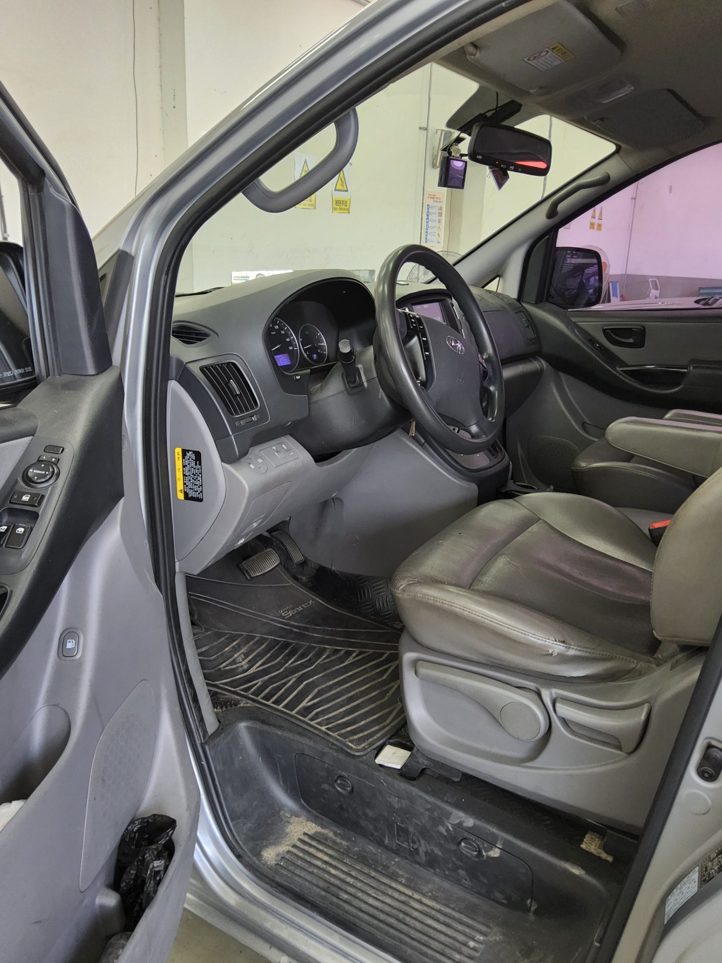 2019 - hyundai grand starex