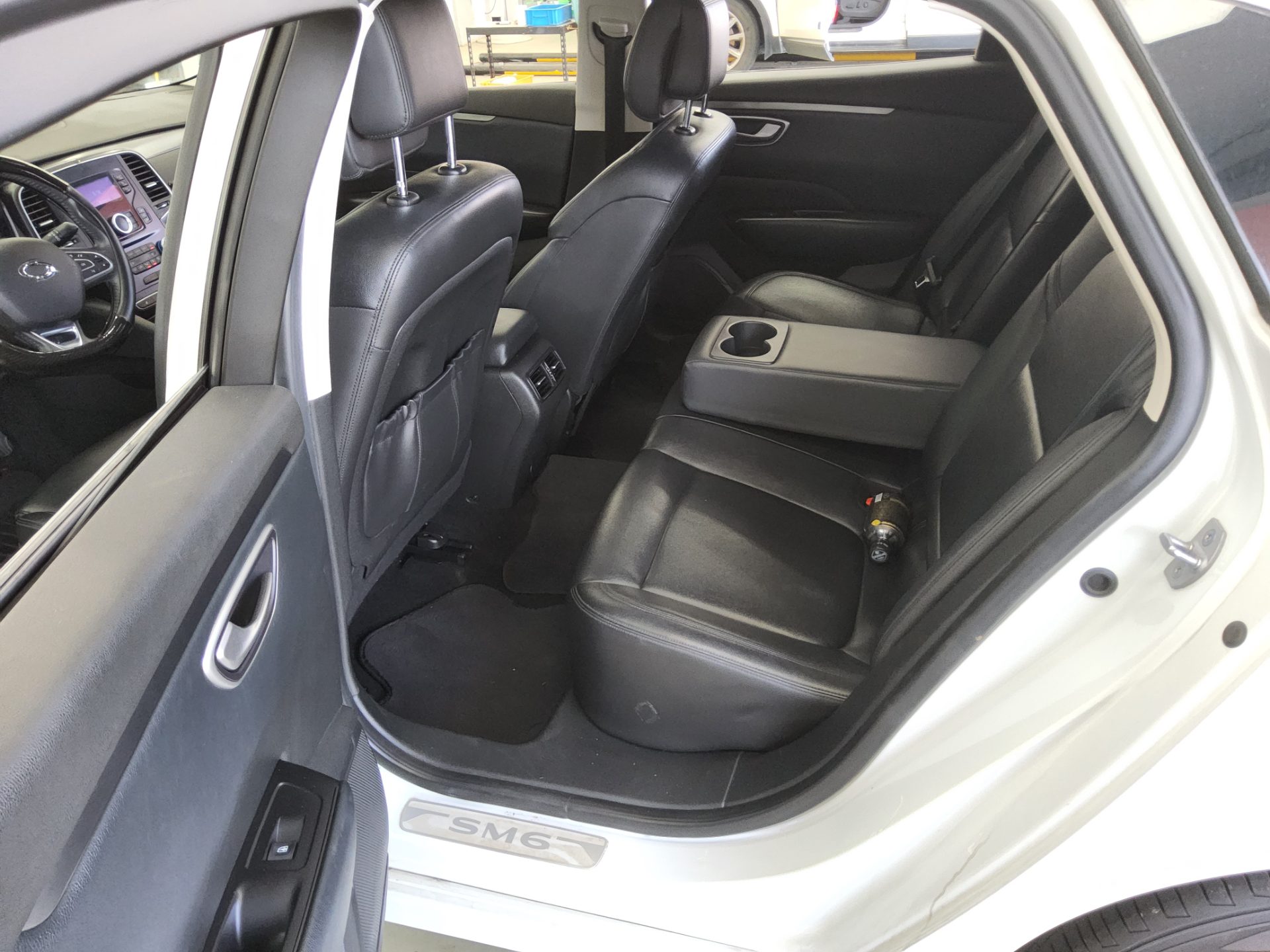 2016 - renault sm6