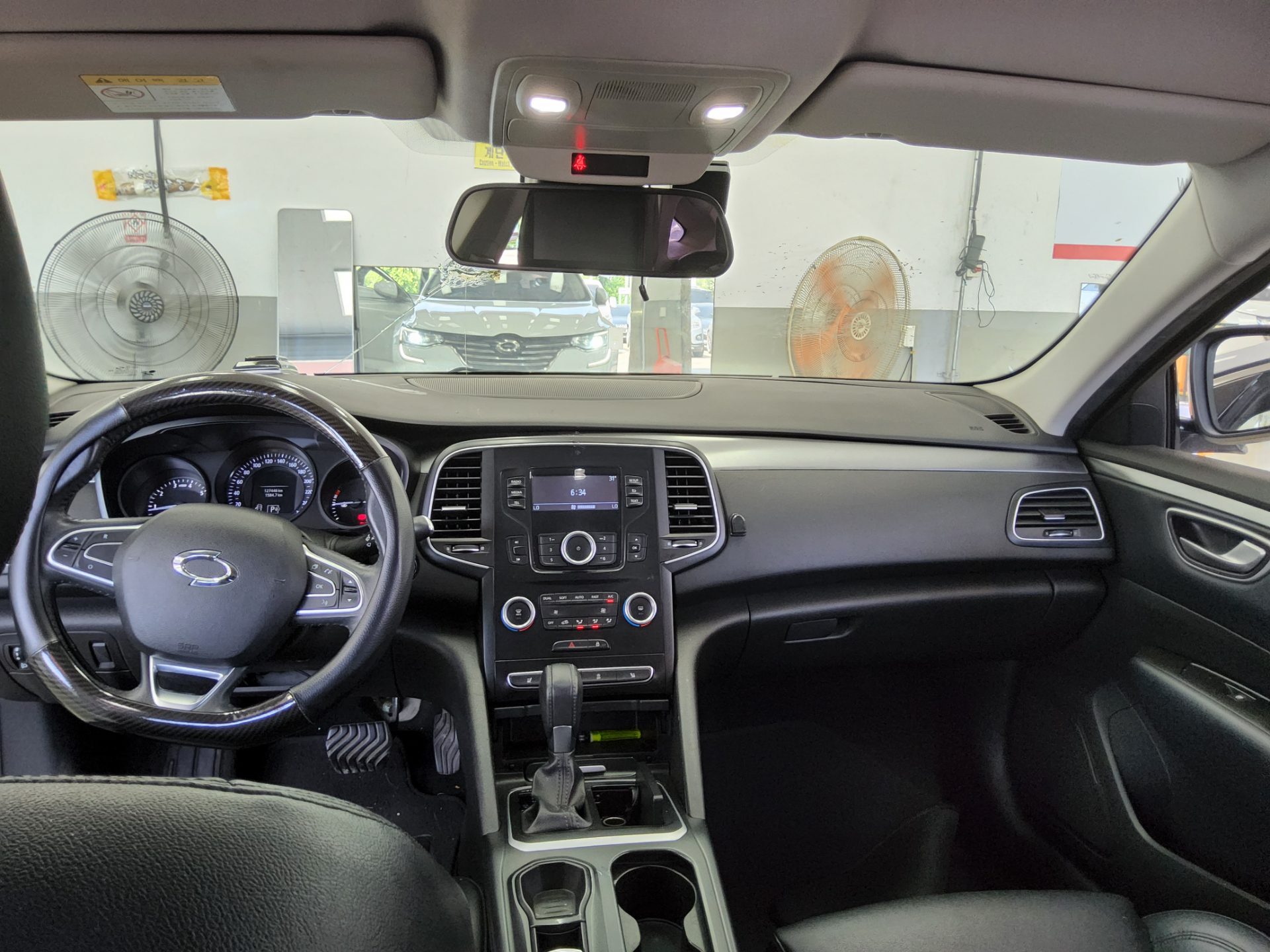 2016 - renault sm6