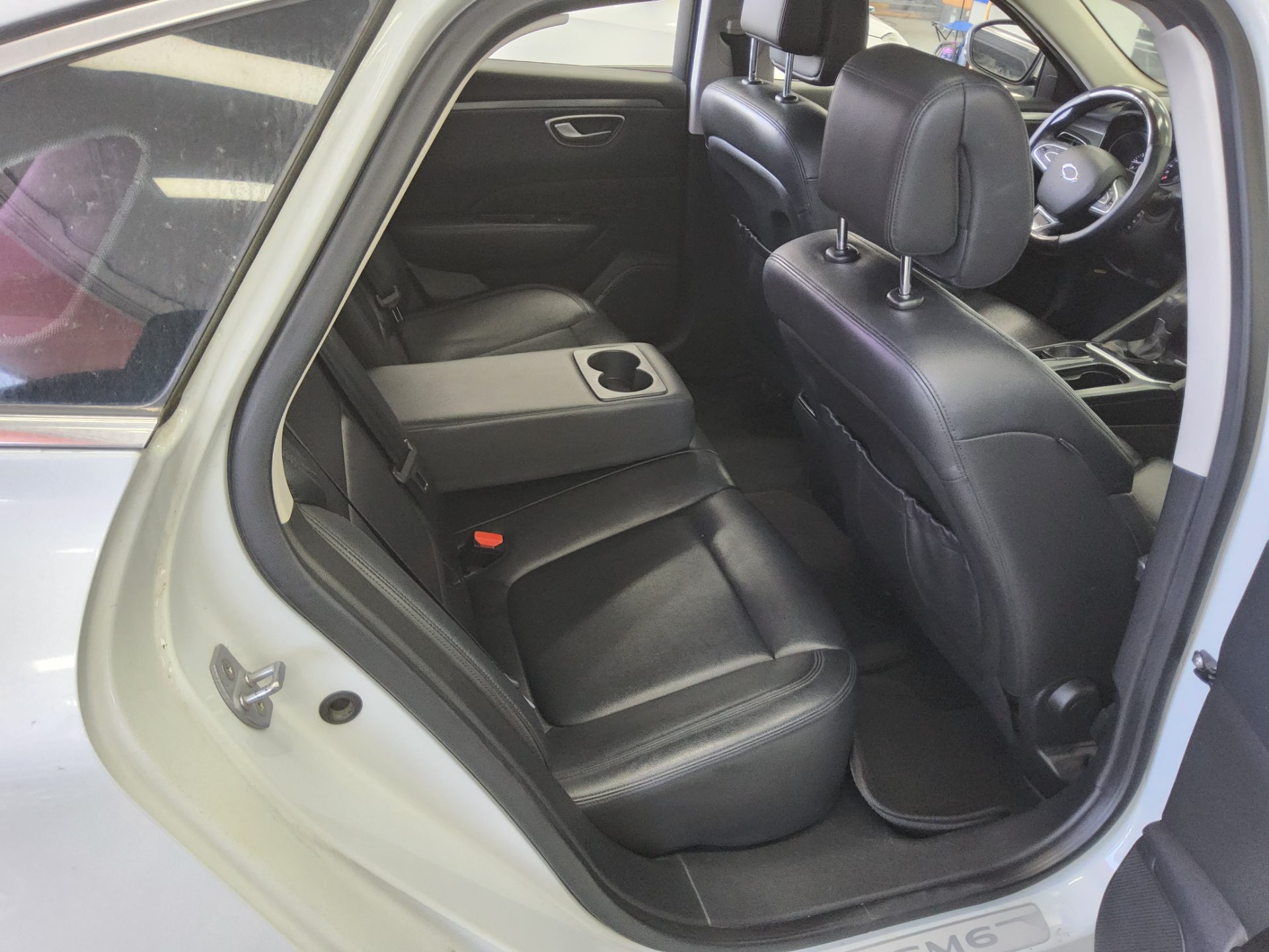 2016 - renault sm6