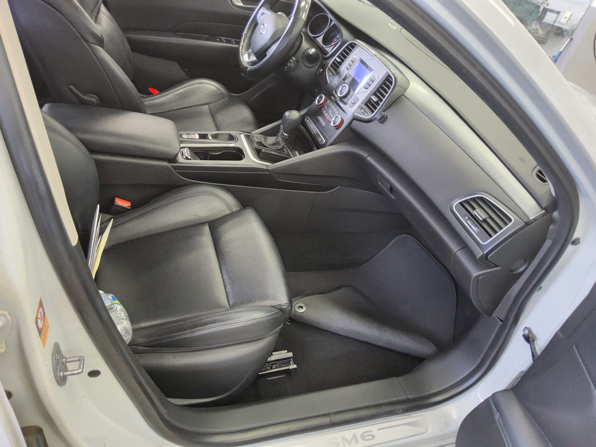 2016 - renault sm6