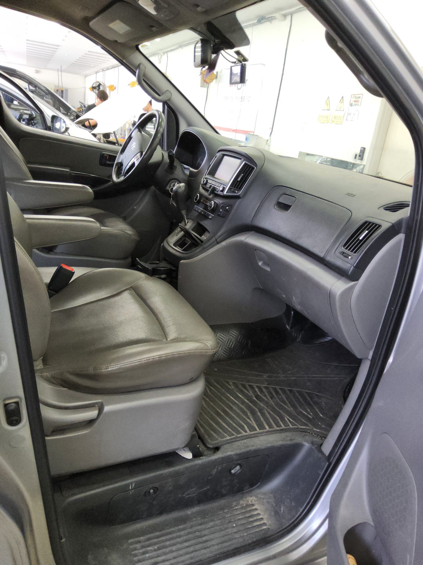 2019 - hyundai grand starex