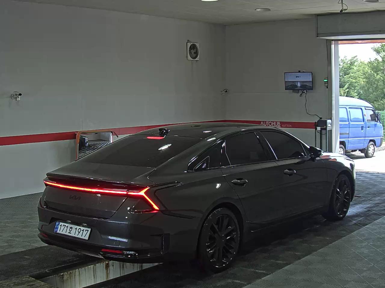 2025 - kia k8