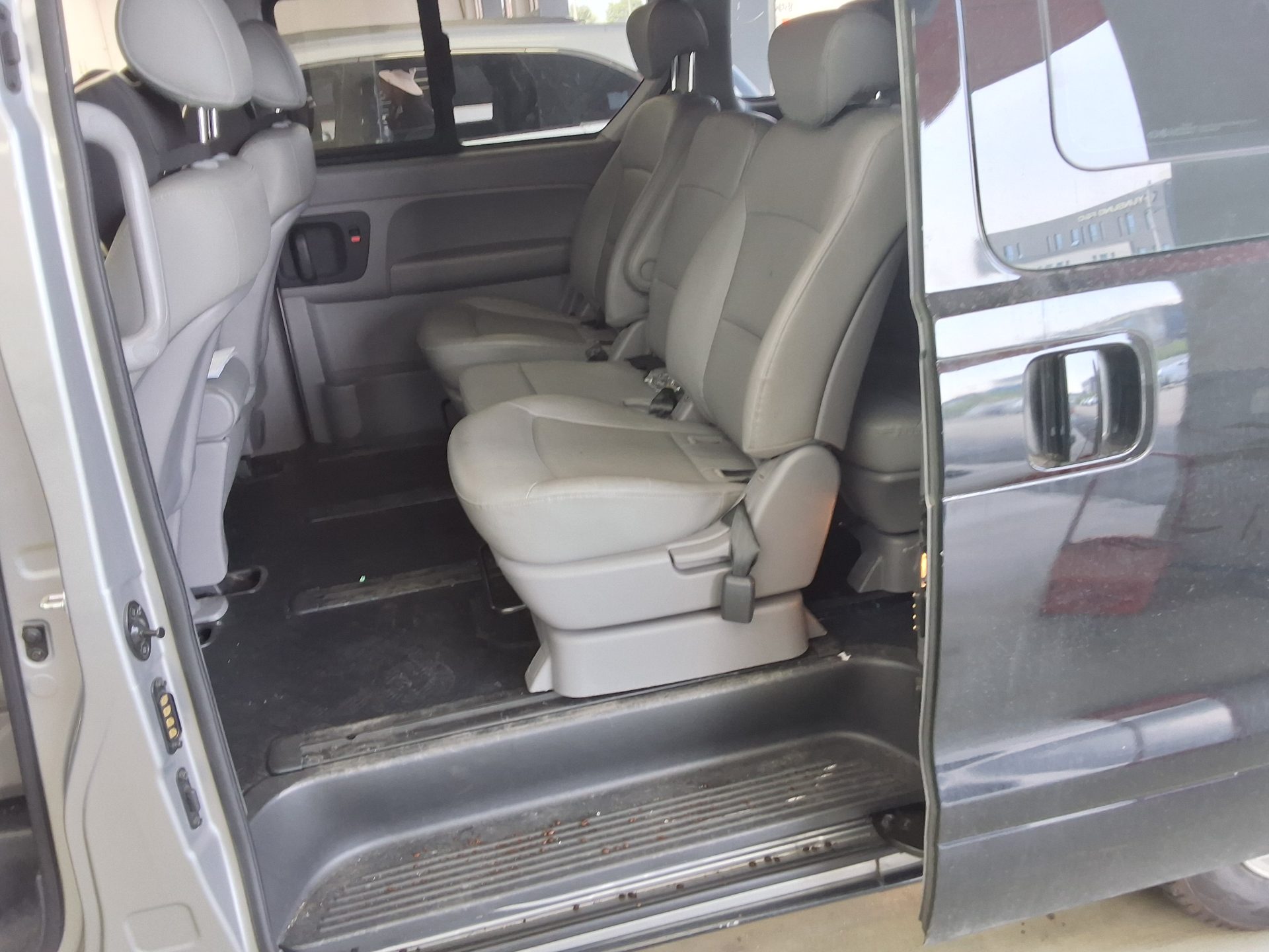 2014 - hyundai grand starex
