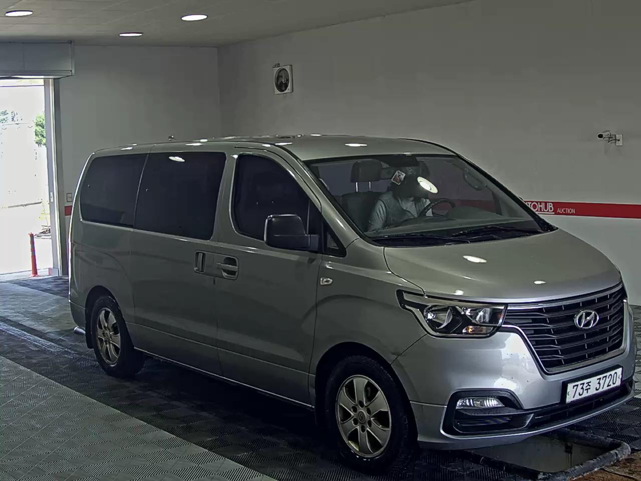 2019 - hyundai grand starex