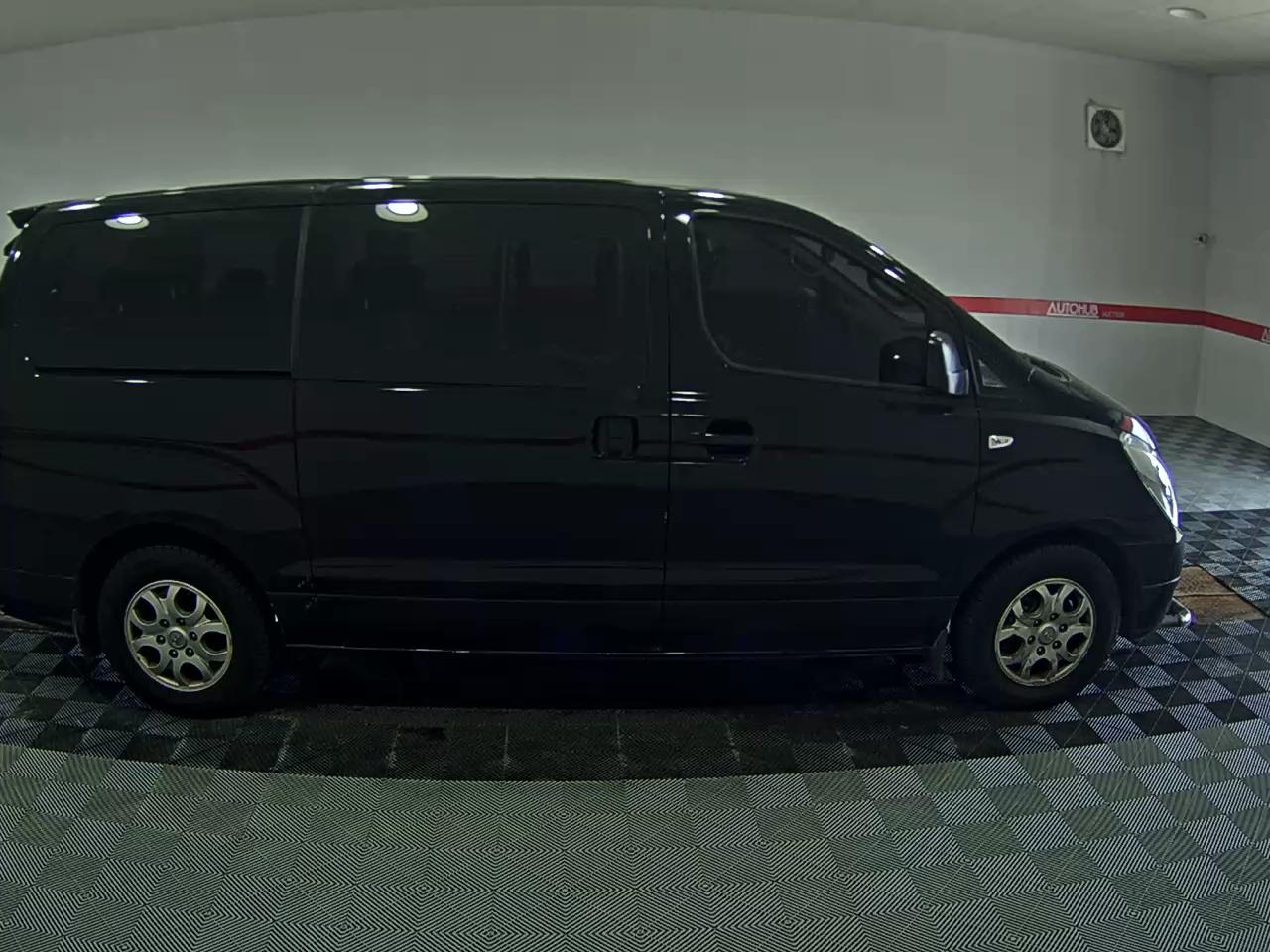 2014 - hyundai grand starex