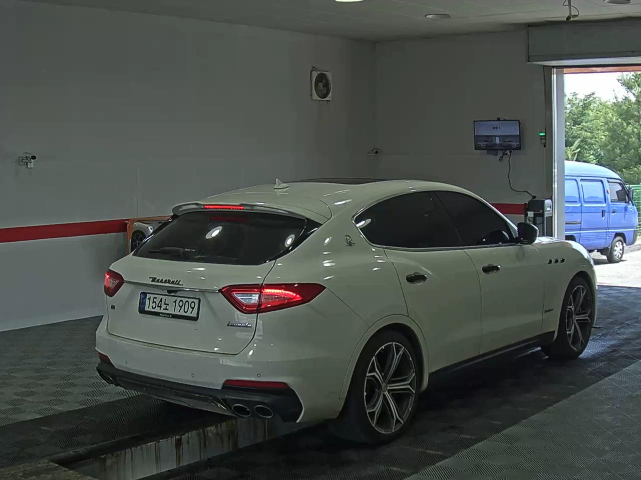 2020 - maserati levante