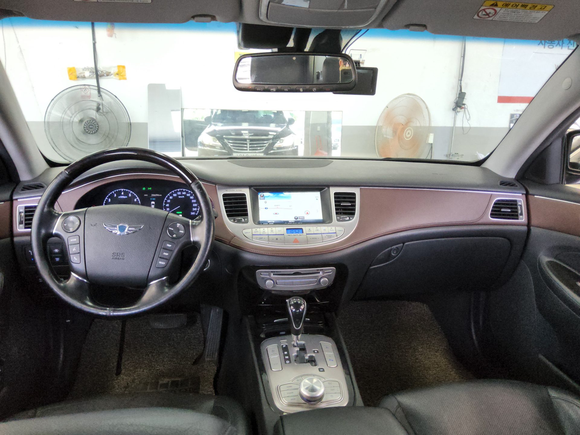 2013 - hyundai bh