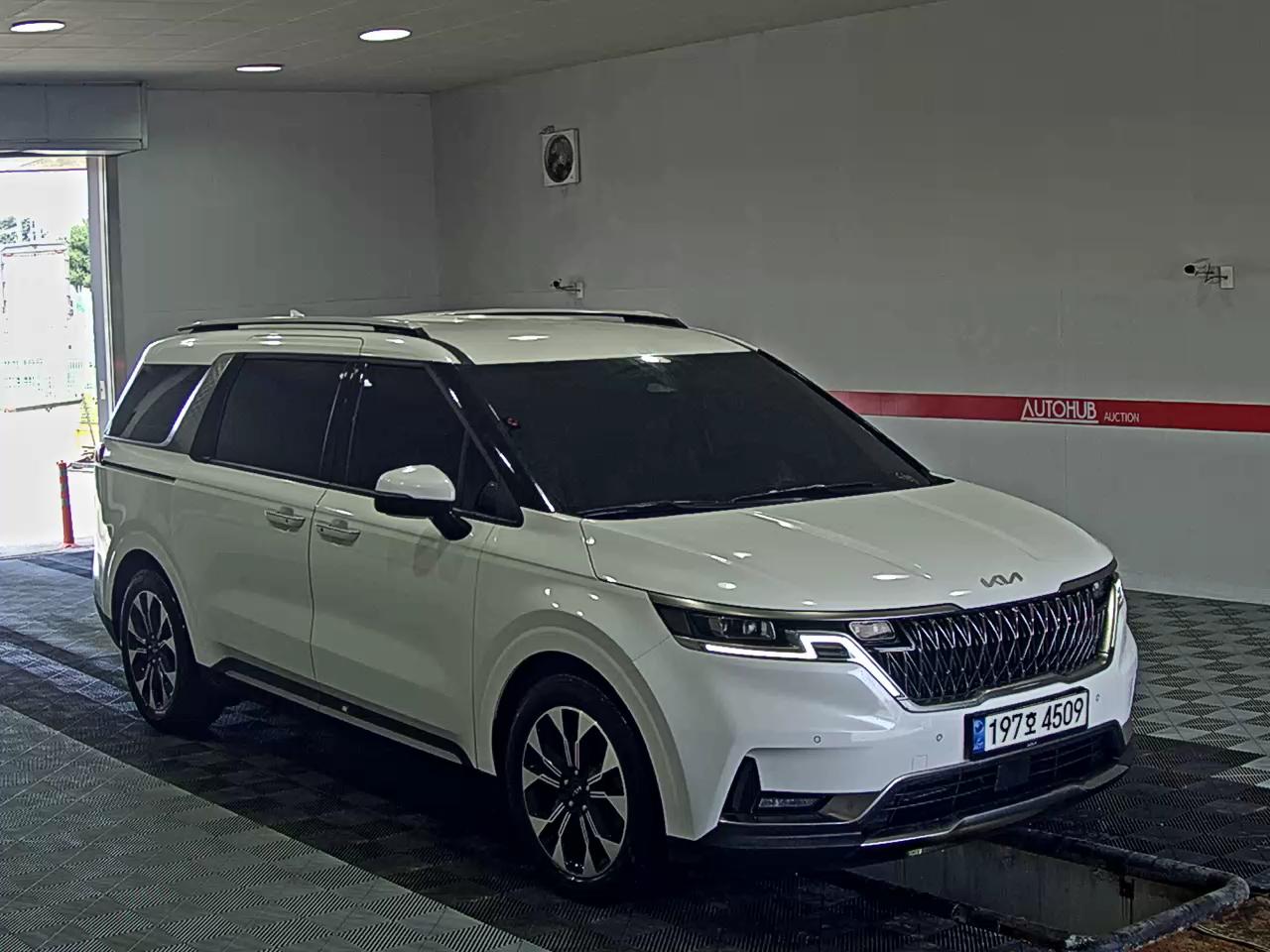 2023 - kia carnival