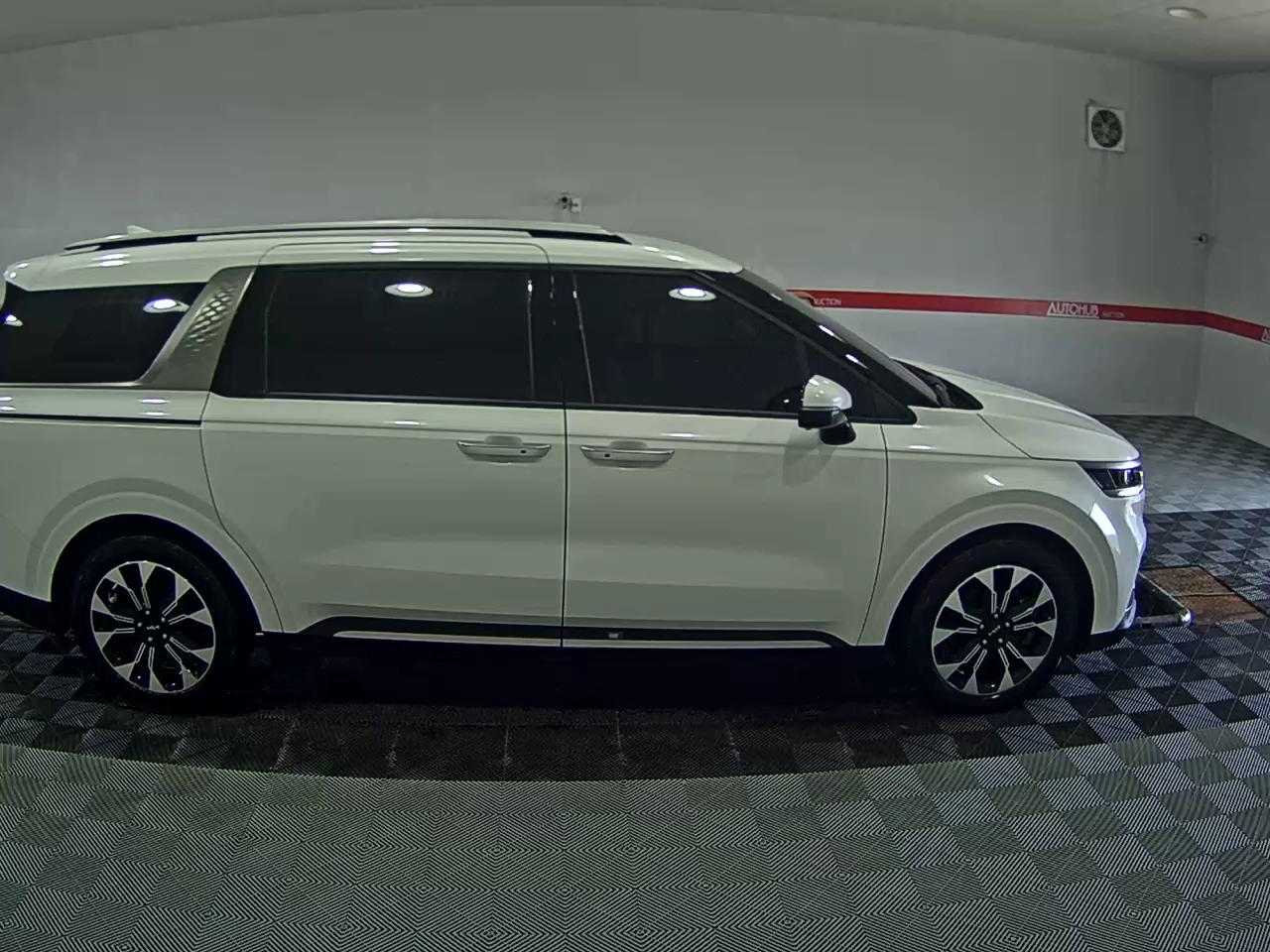 2023 - kia carnival