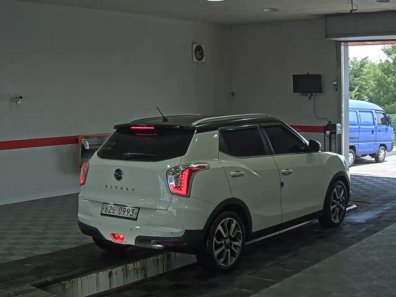 2016 - ssangyong tivoli