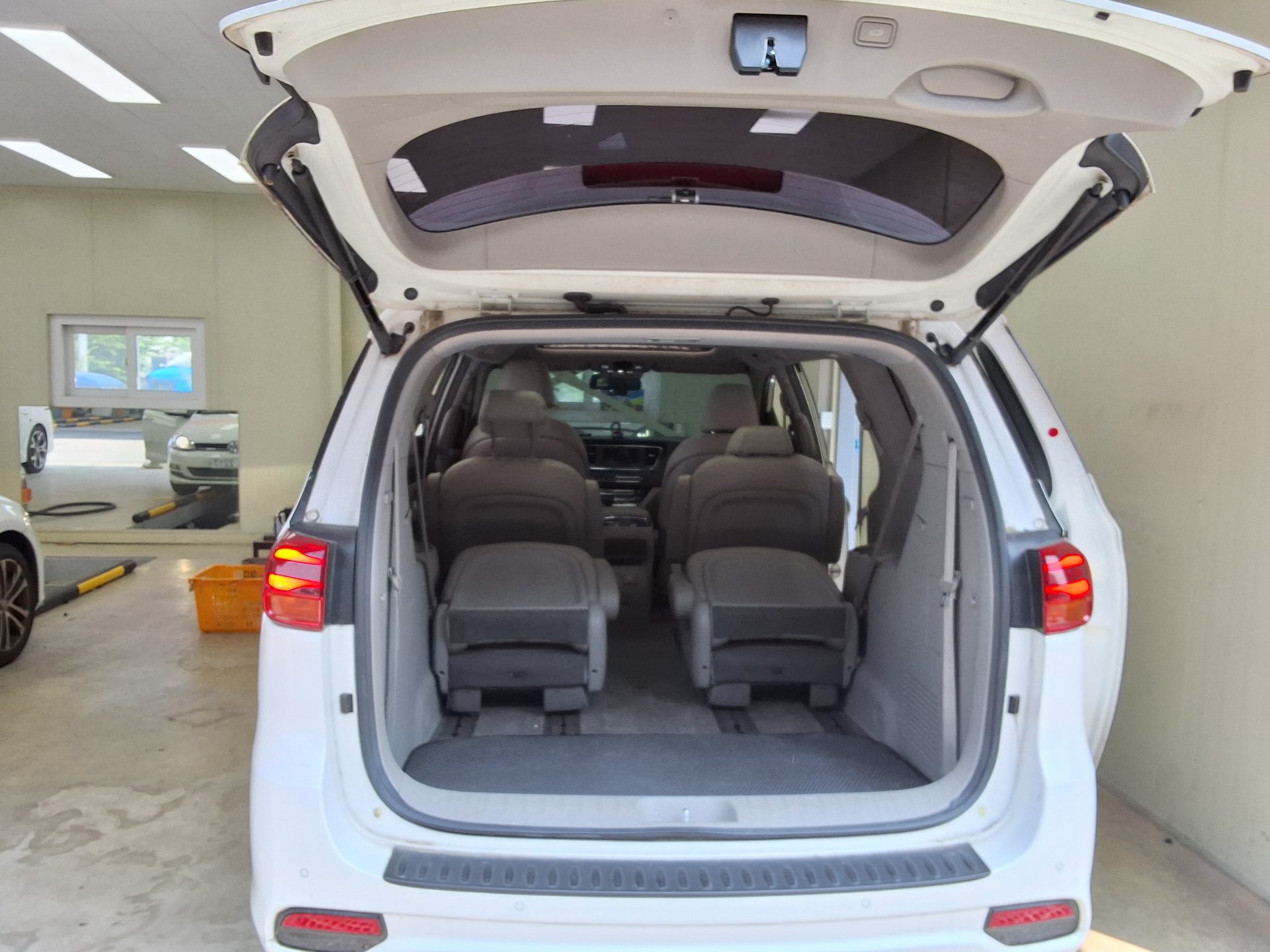 2019 - kia carnival