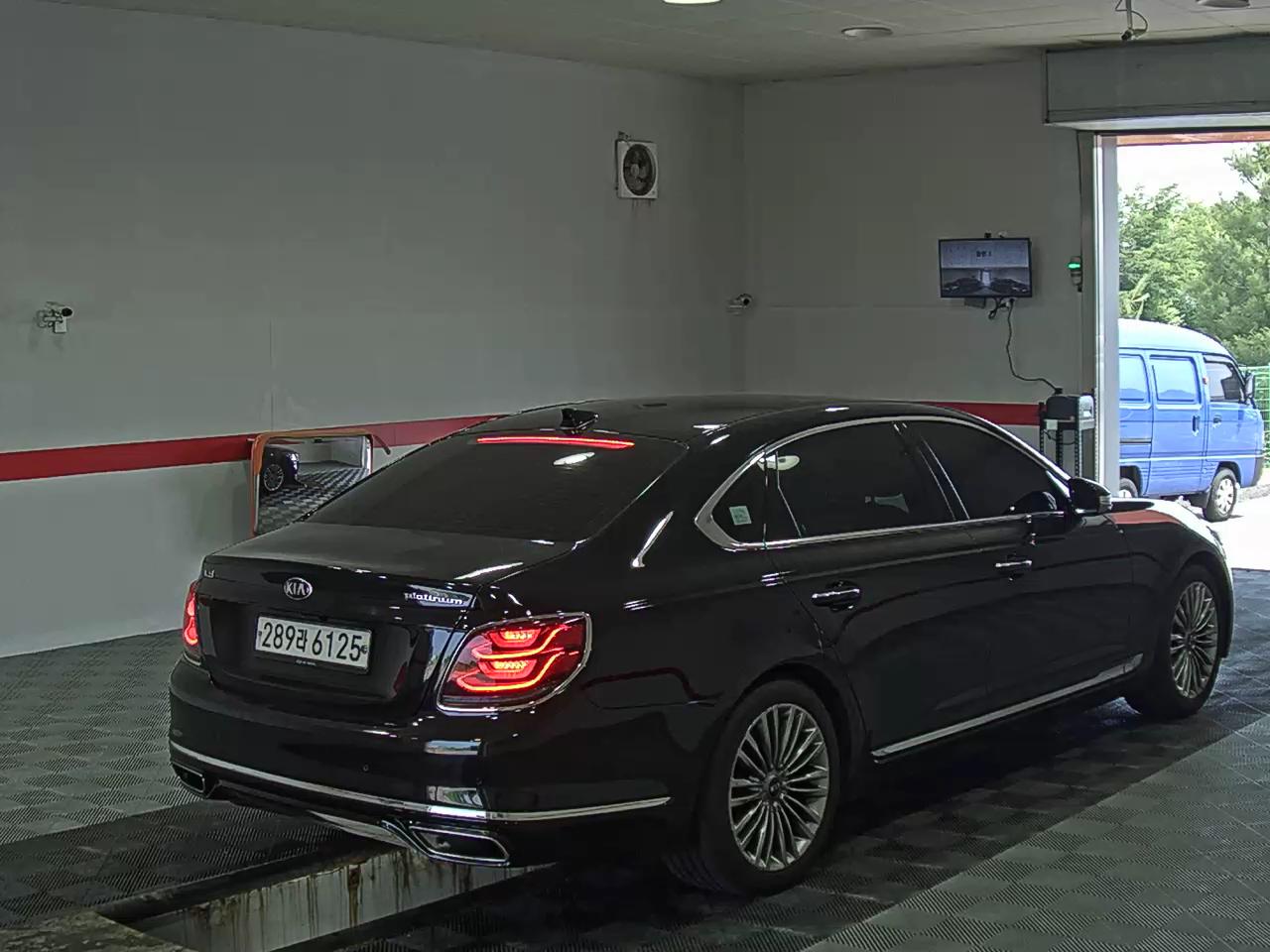 2021 - kia k9
