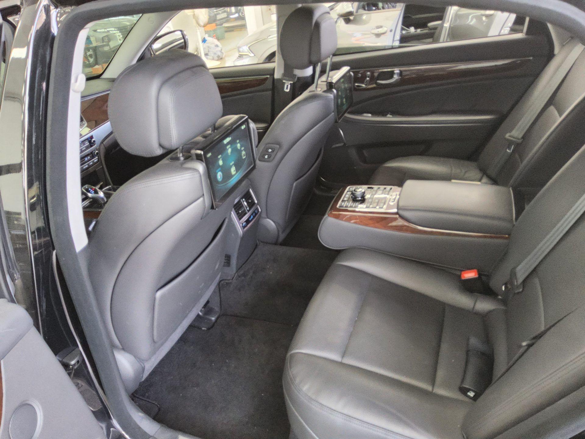 2015 - hyundai equus