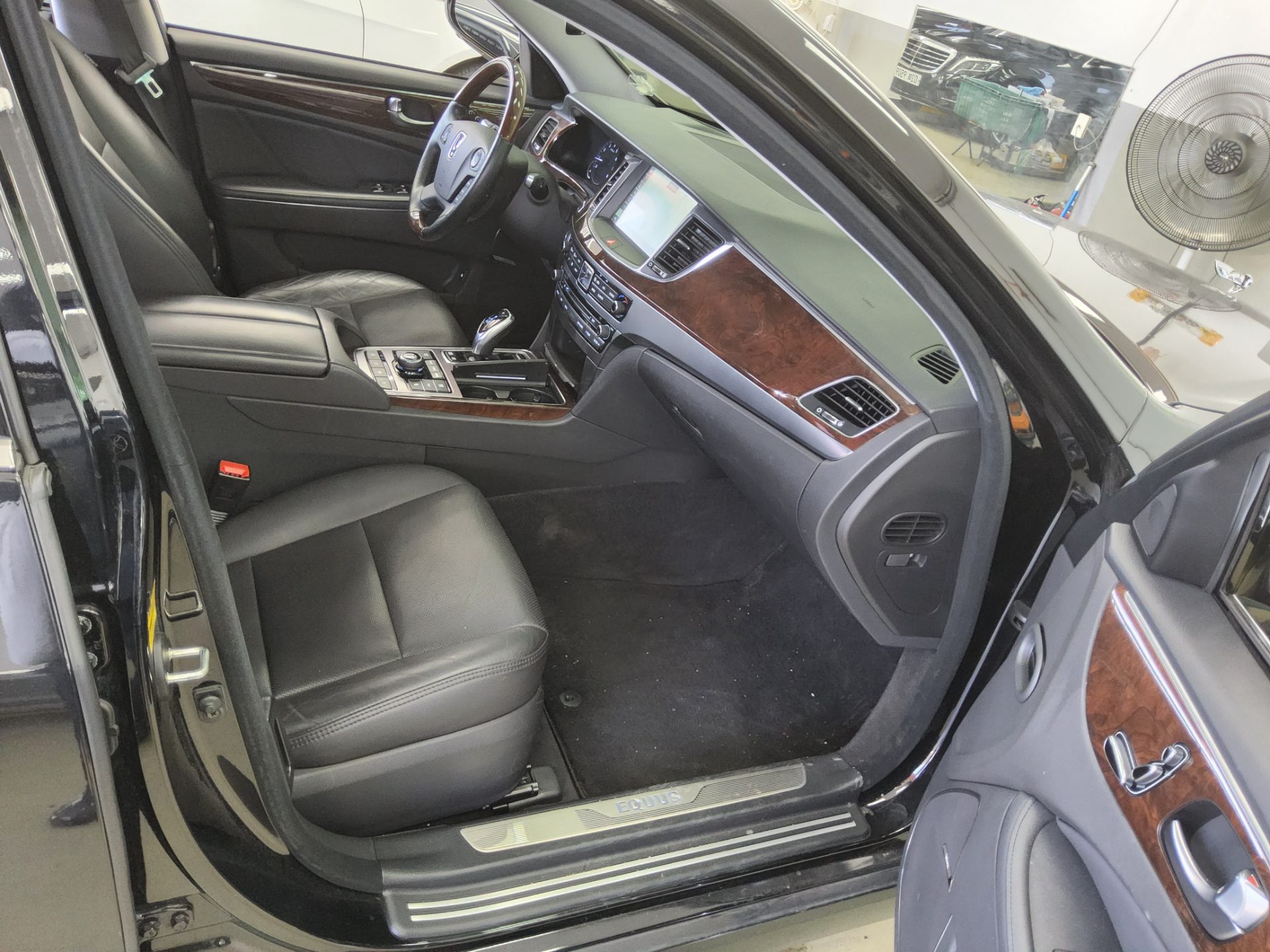 2015 - hyundai equus