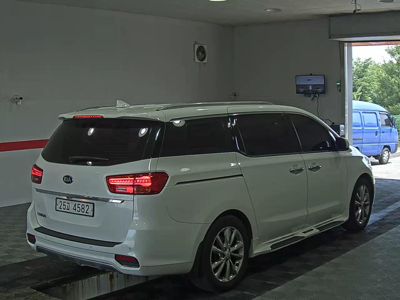 2019 - kia carnival