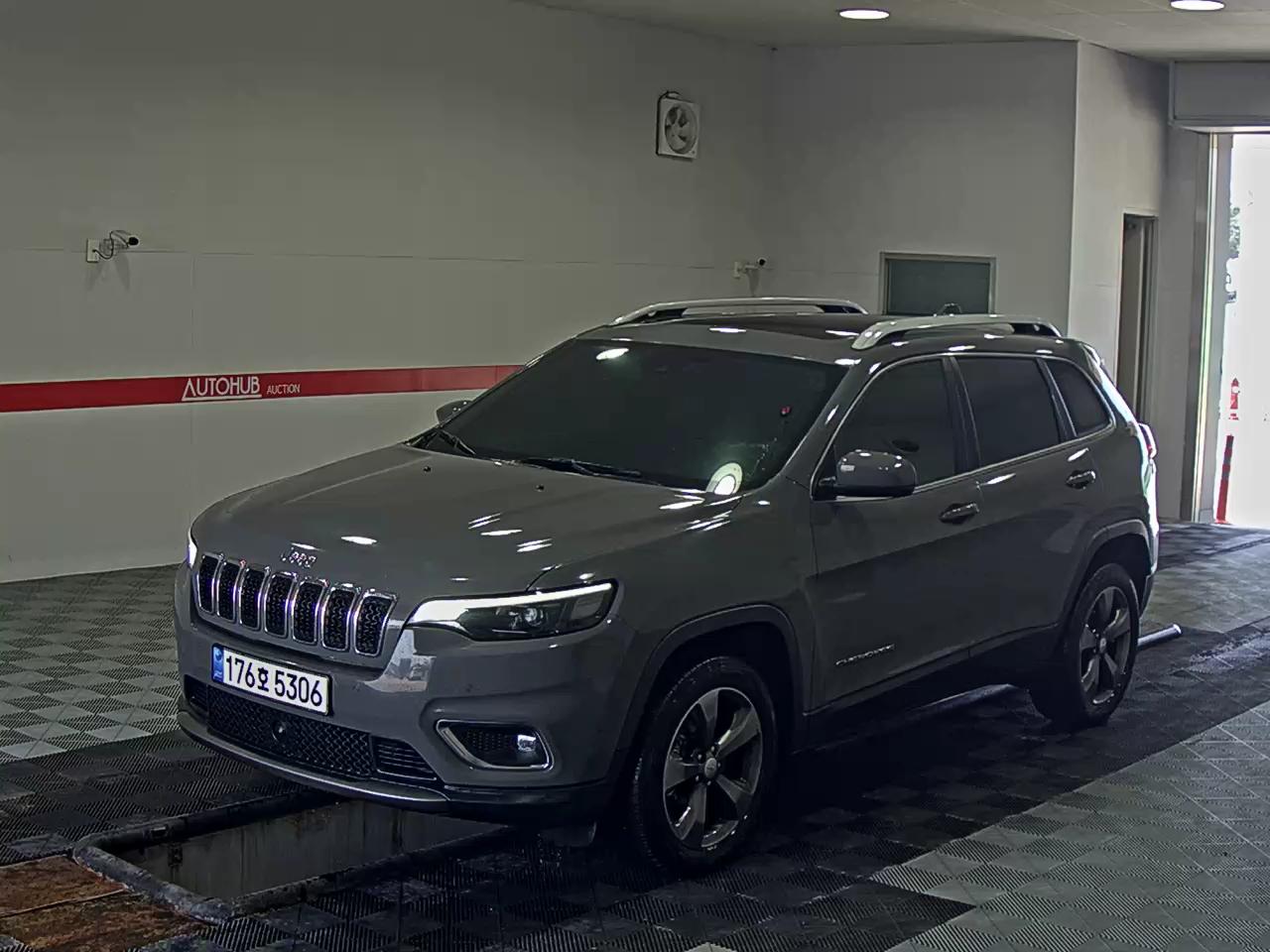 2021 - jeep cherokee