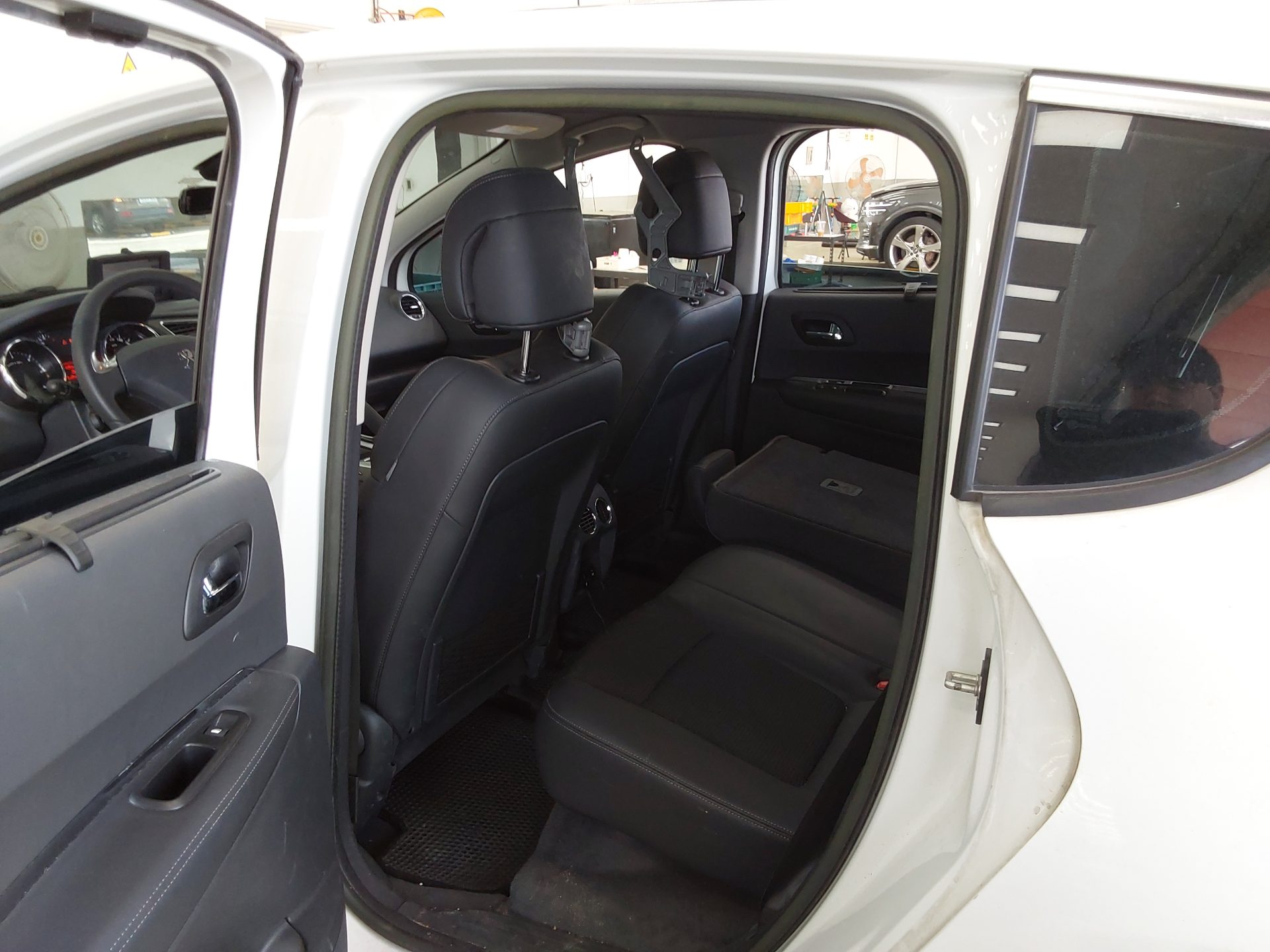 2014 - peugeot 3008