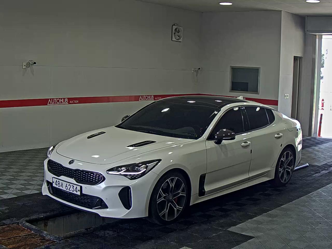 2020 - kia stinger