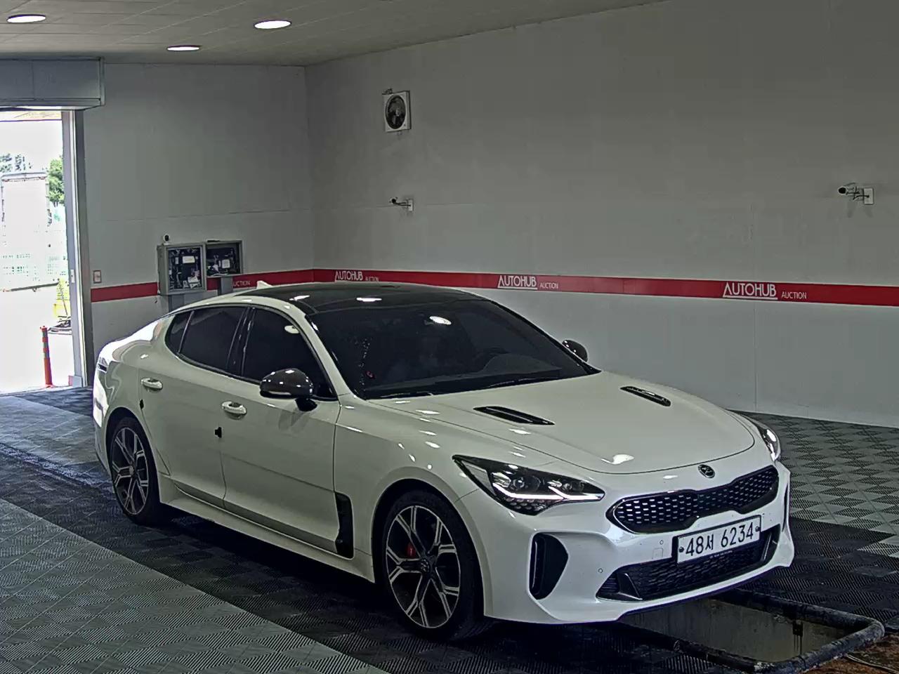 2020 - kia stinger