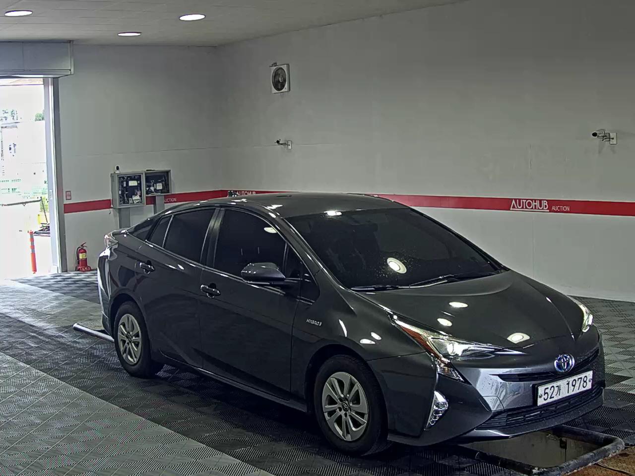 2018 - toyota prius