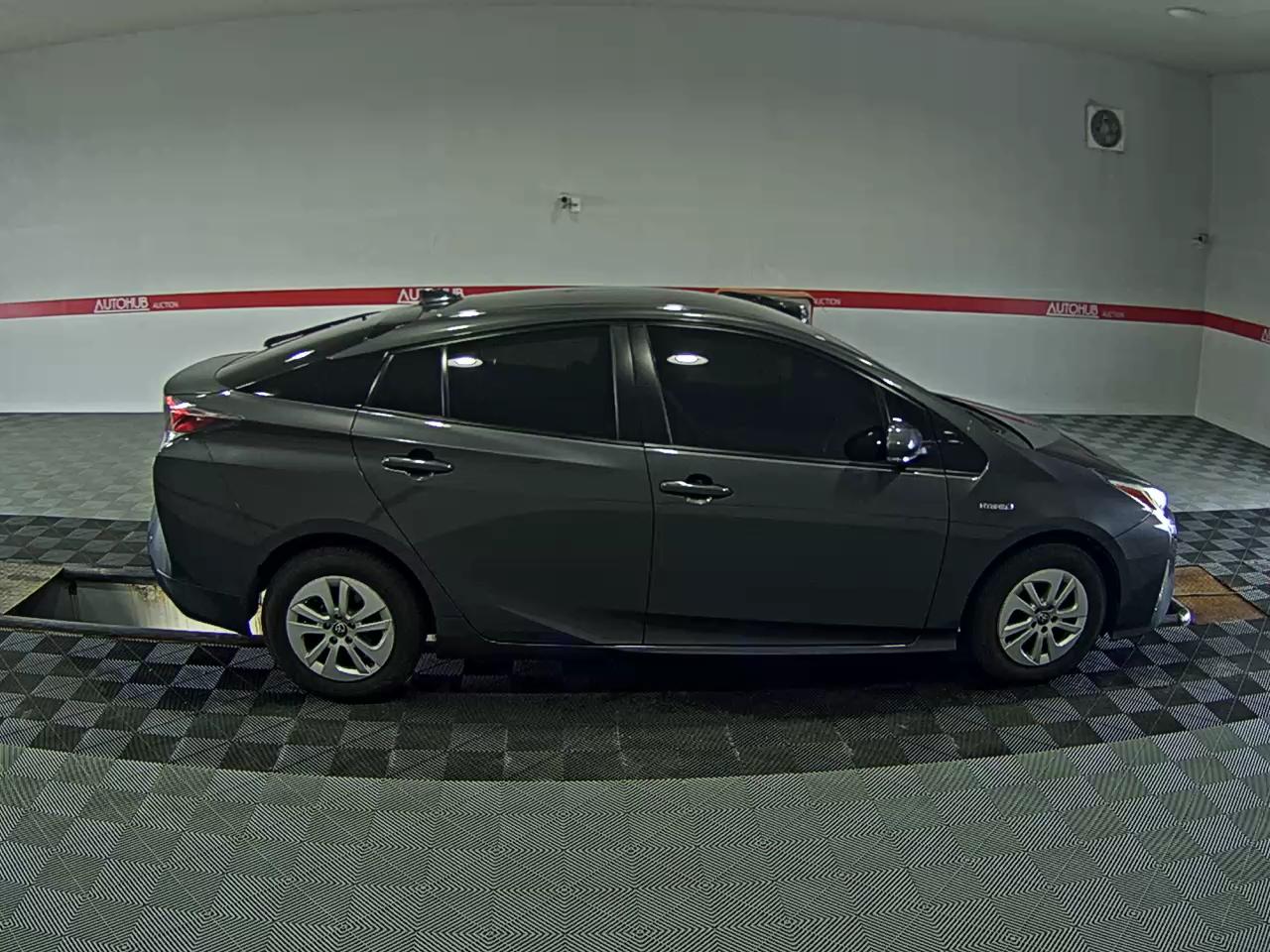 2018 - toyota prius