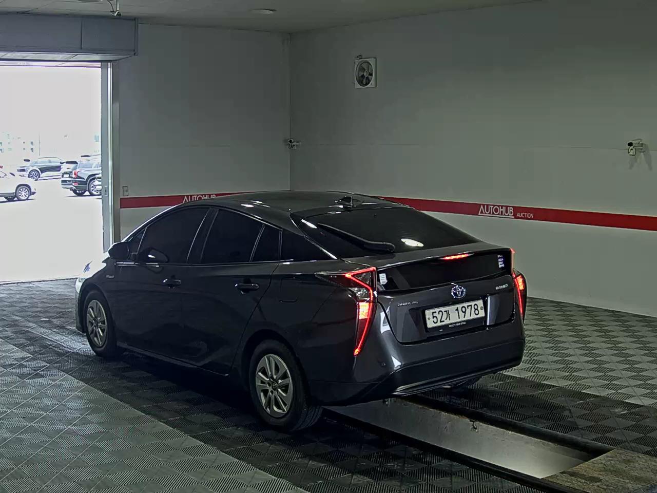 2018 - toyota prius