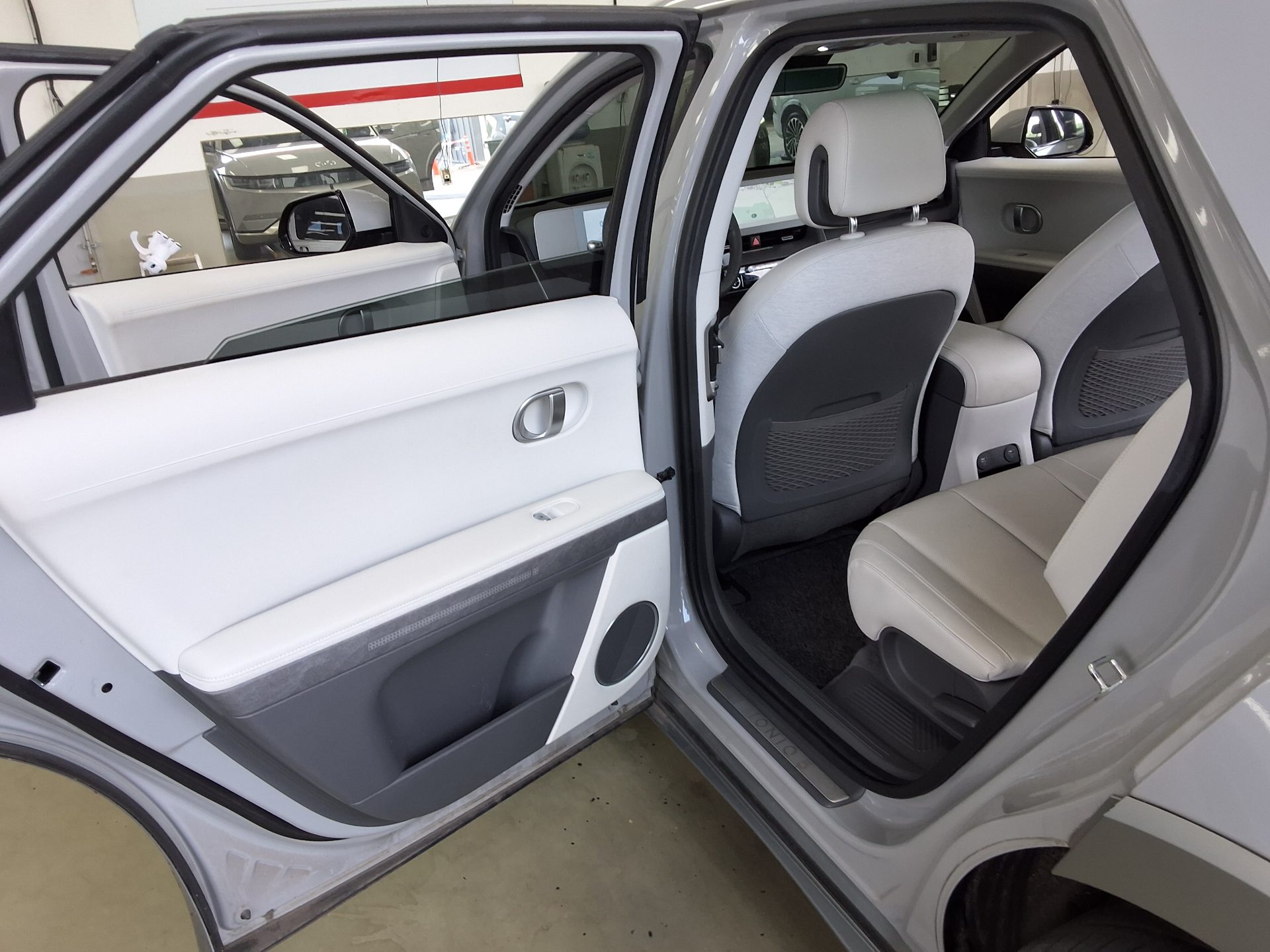 2023 - hyundai ioniq