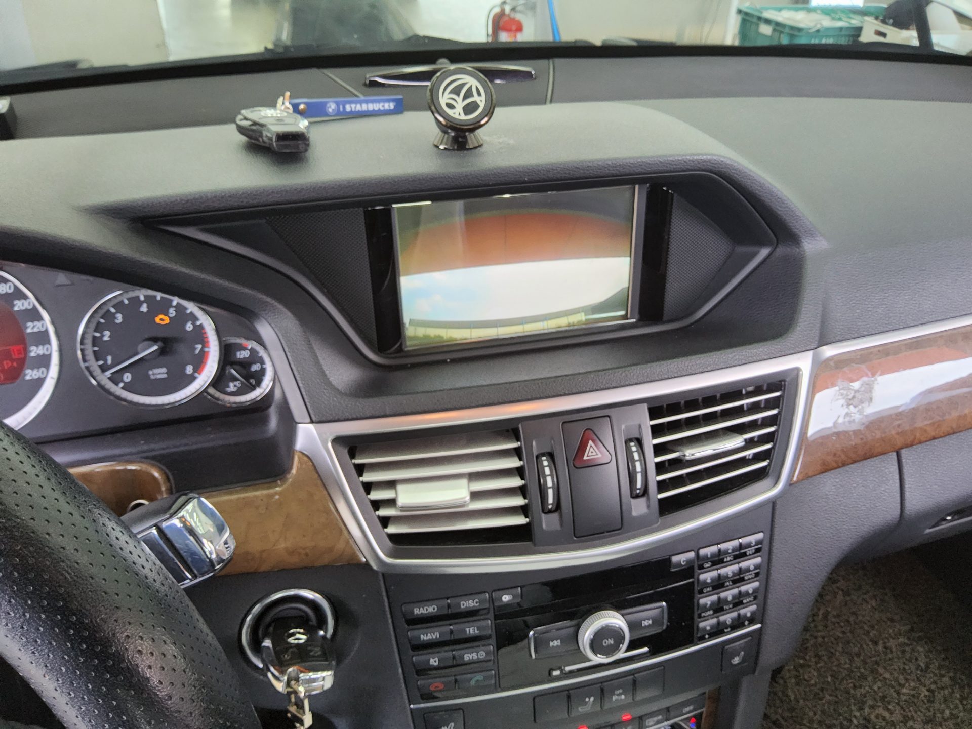 2011 - mercedes-benz e300