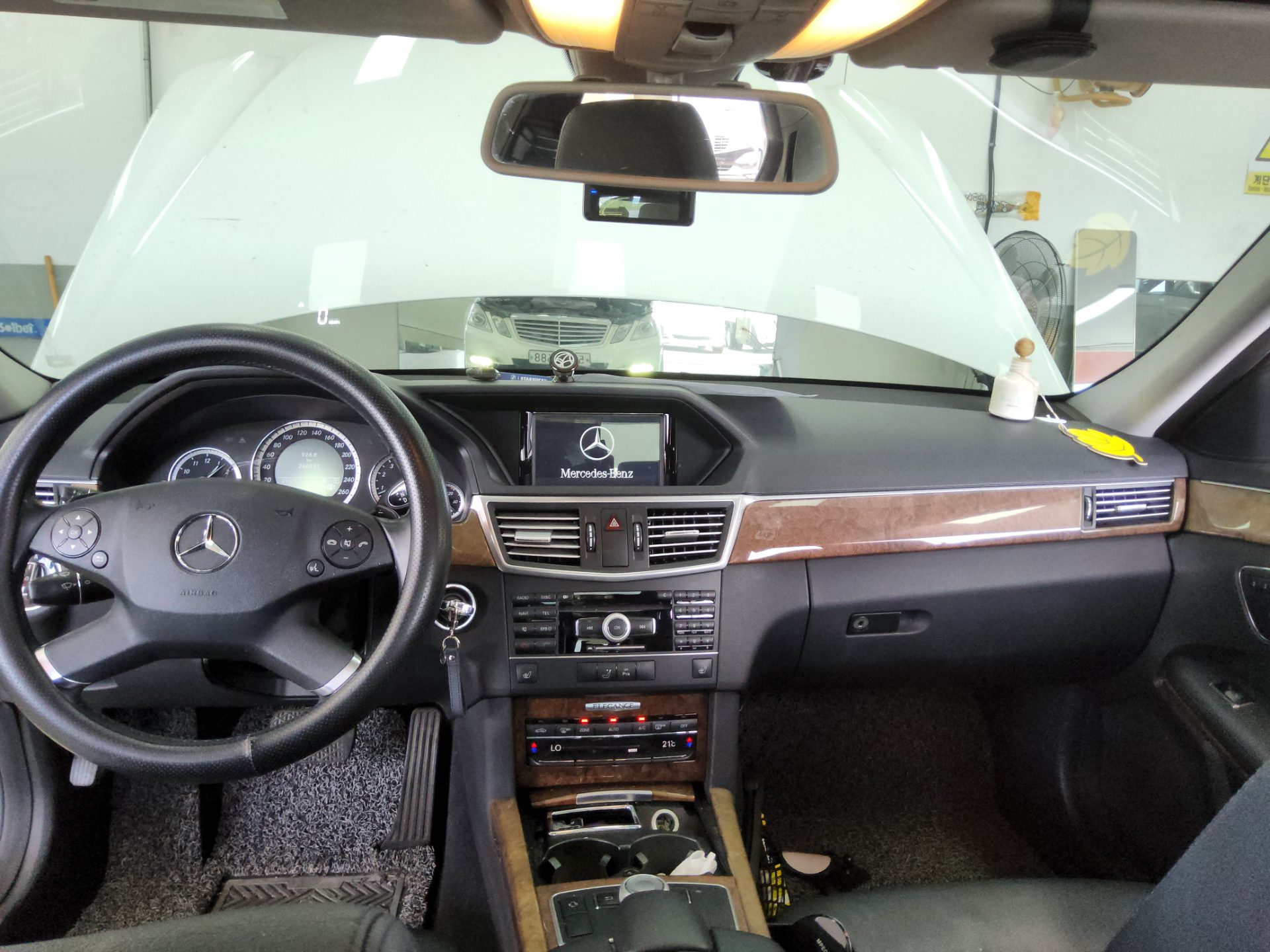 2011 - mercedes-benz e300