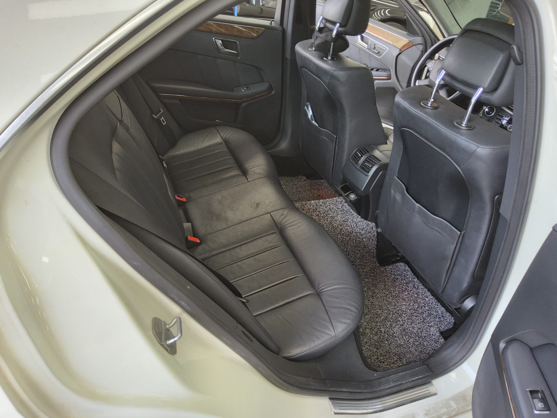 2011 - mercedes-benz e300