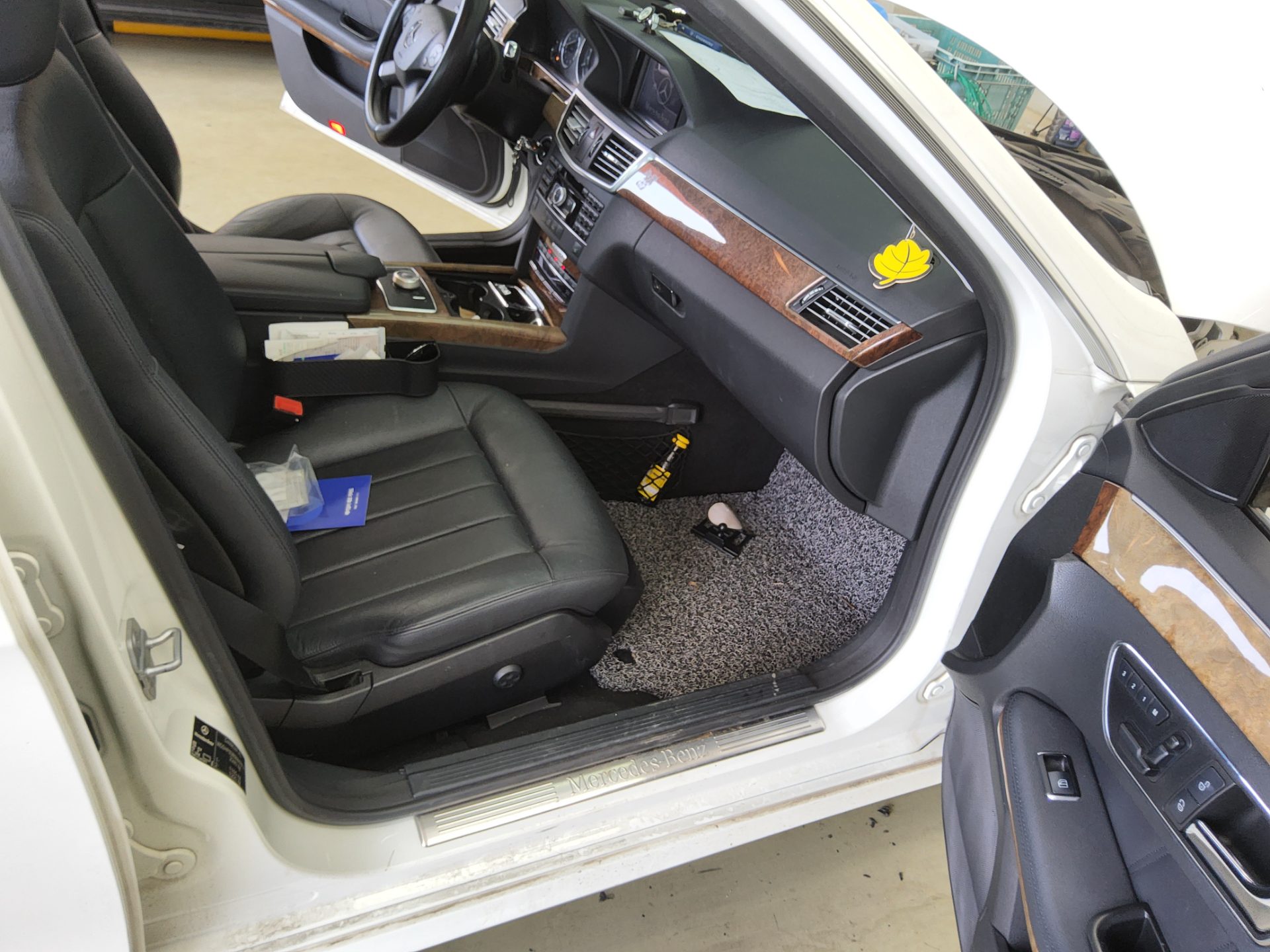 2011 - mercedes-benz e300
