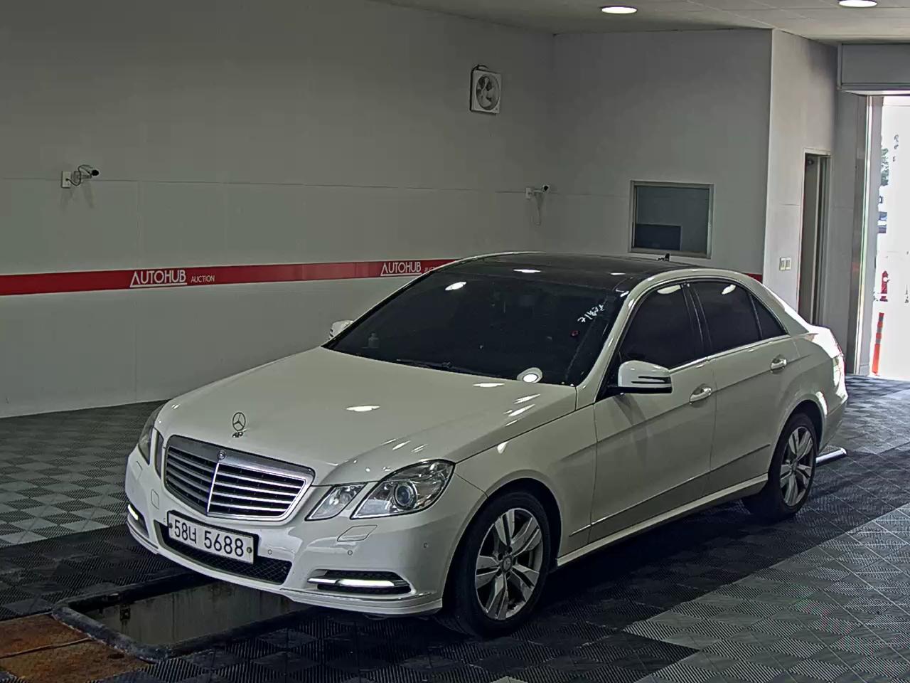 MERCEDES-BENZ CLASS (4TH GEN) E300 ELEGANCE