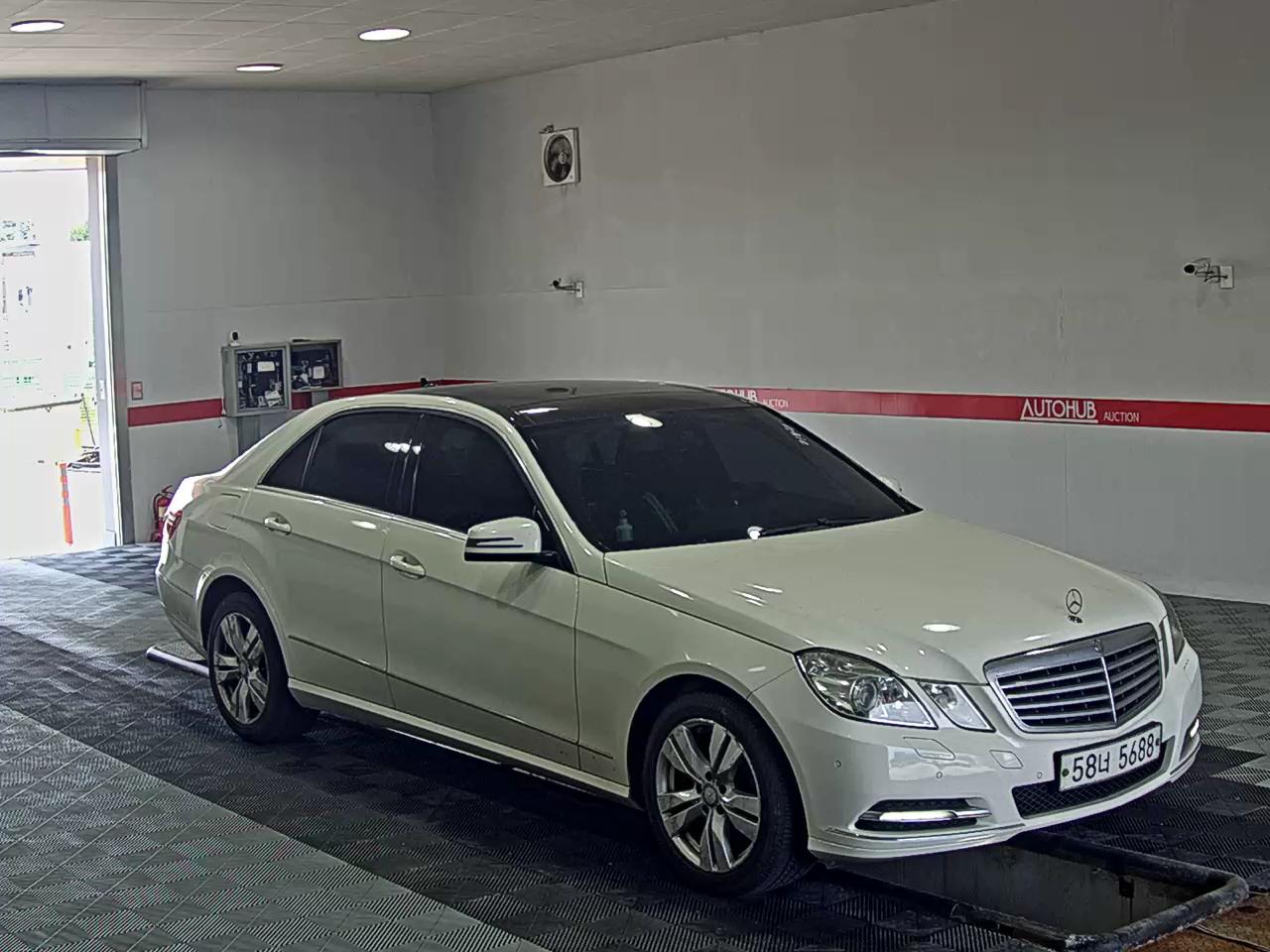 2011 - mercedes-benz e300