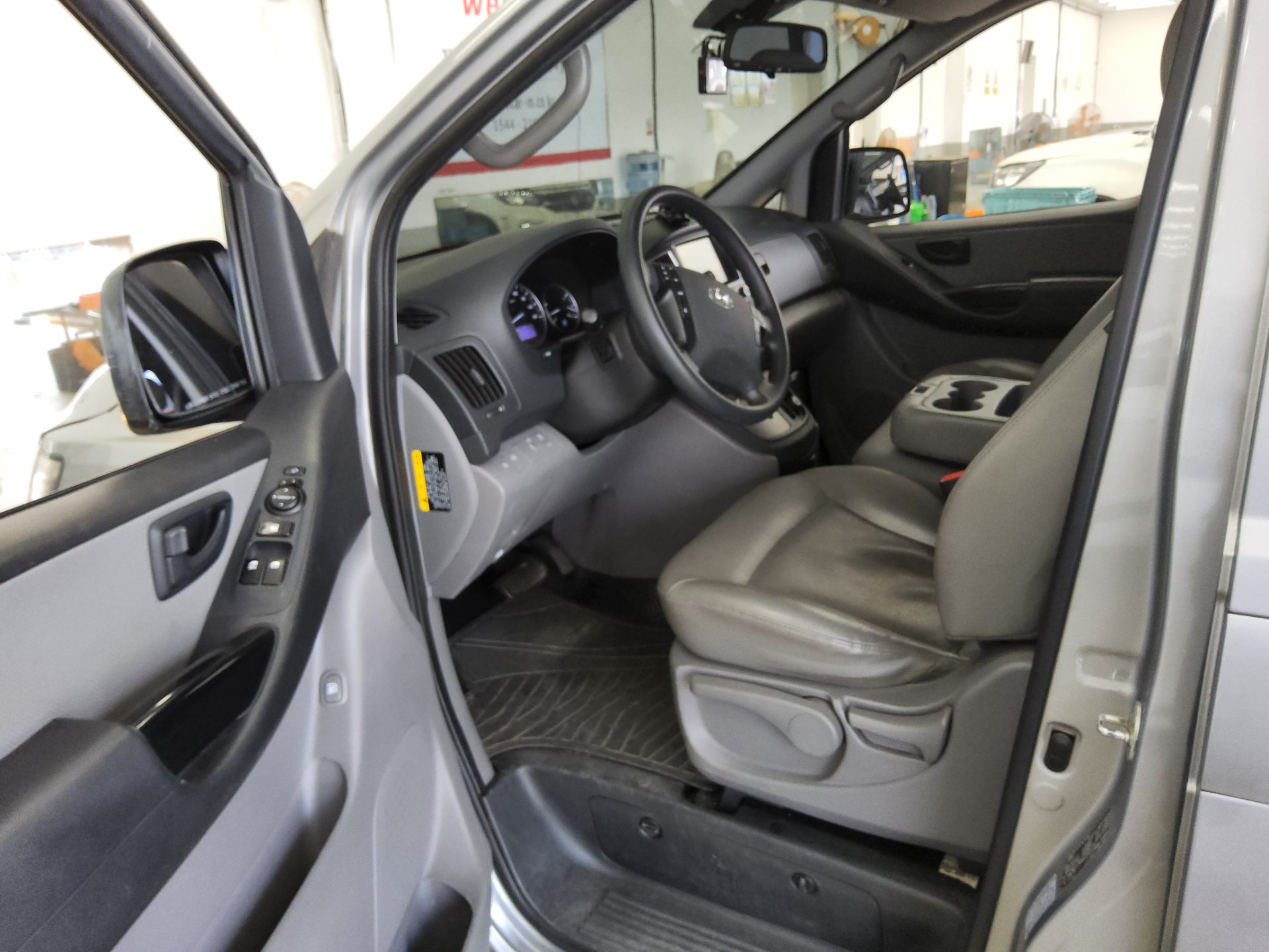 2019 - hyundai grand starex