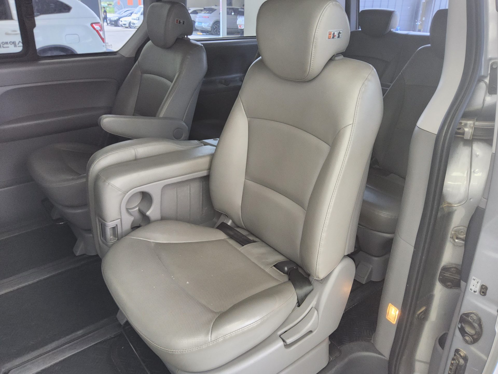 2019 - hyundai grand starex