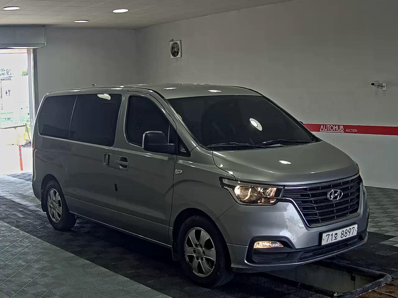2019 - hyundai grand starex
