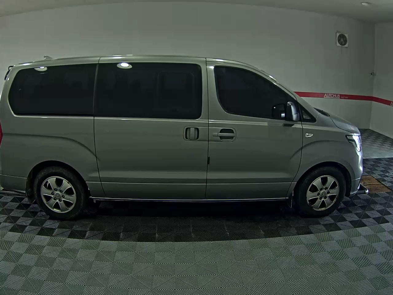 2019 - hyundai grand starex