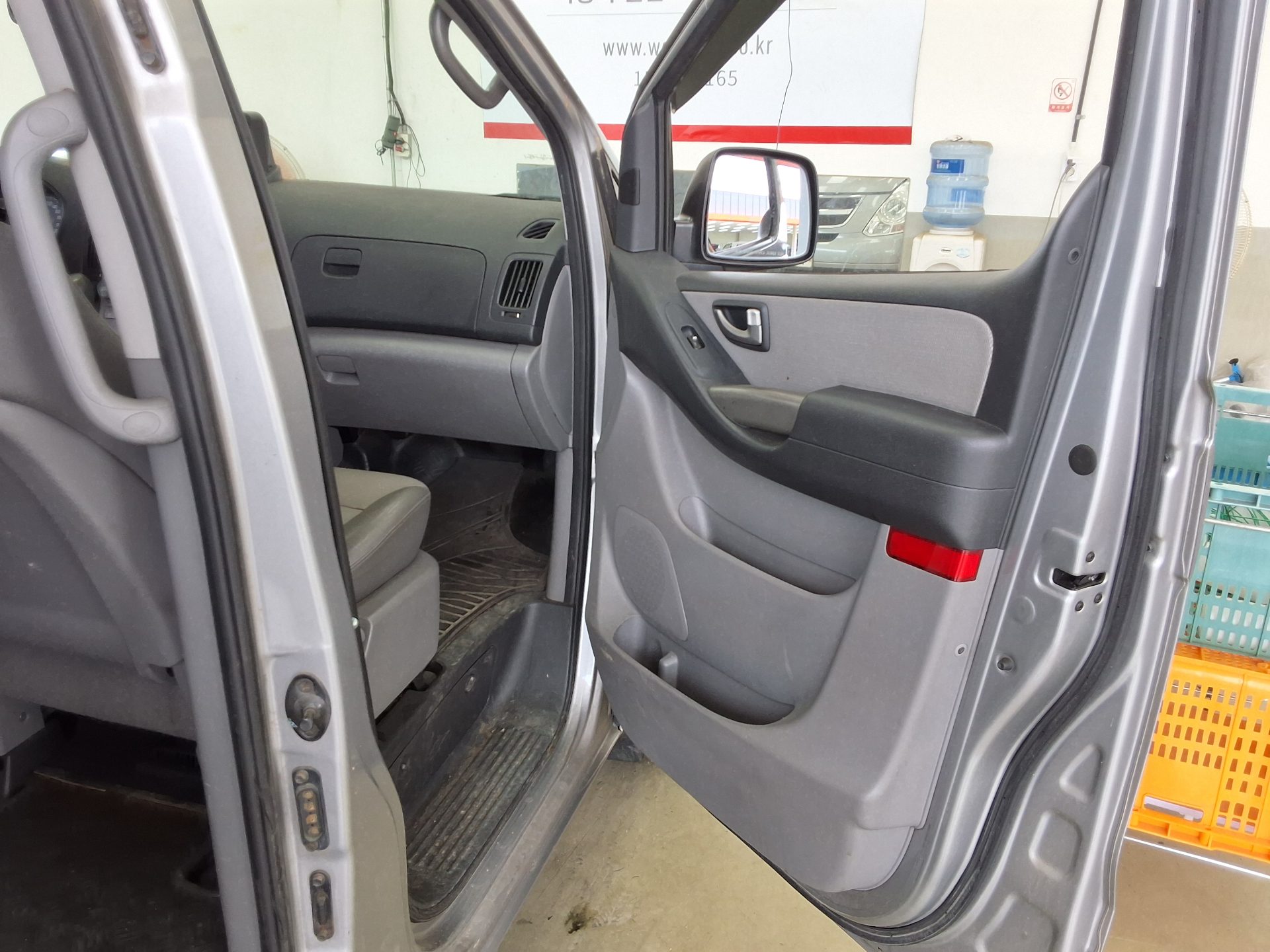 2012 - hyundai grand starex