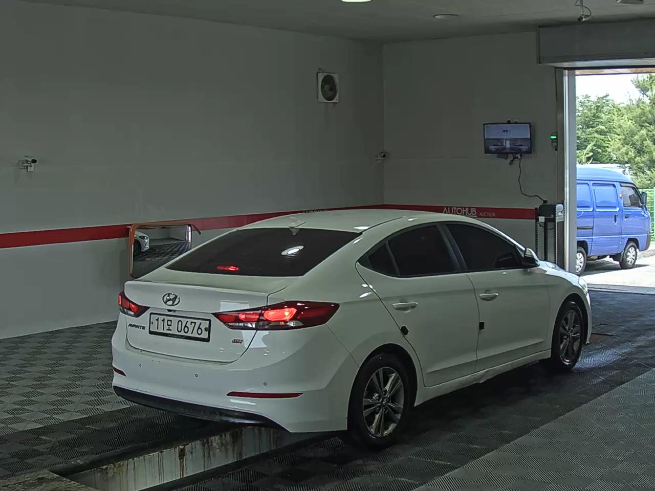 2016 - hyundai avante