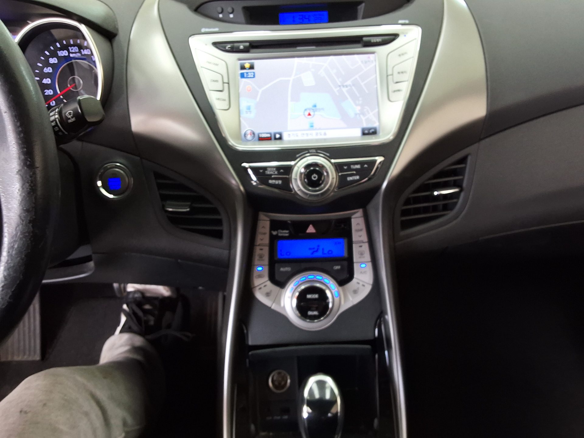 2012 - hyundai avante
