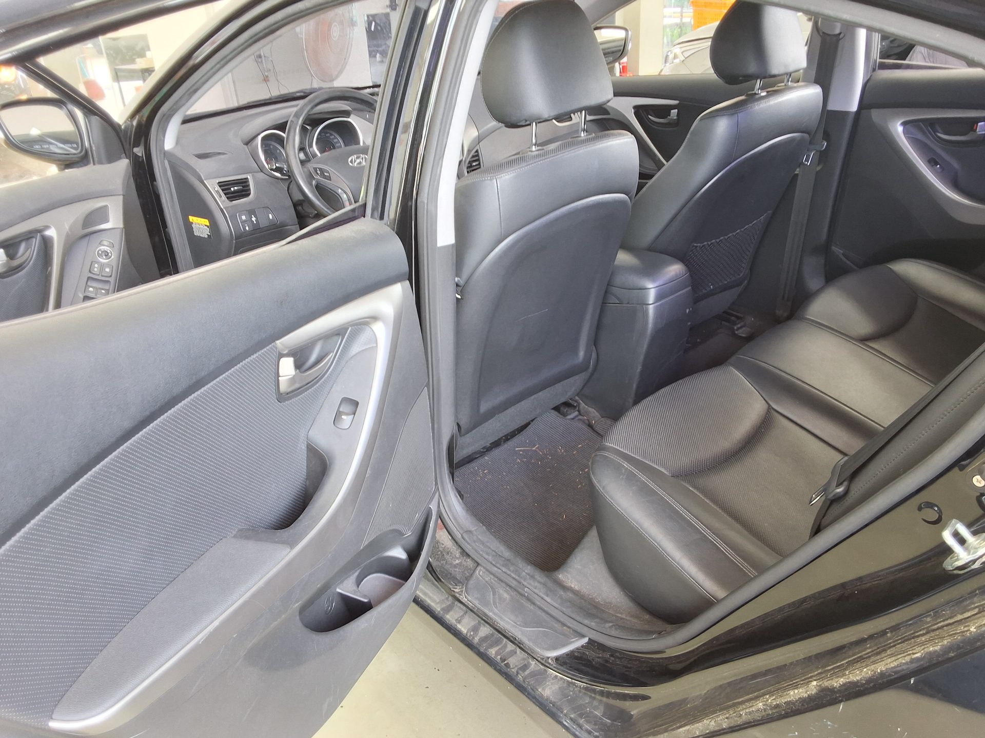 2014 - hyundai avante