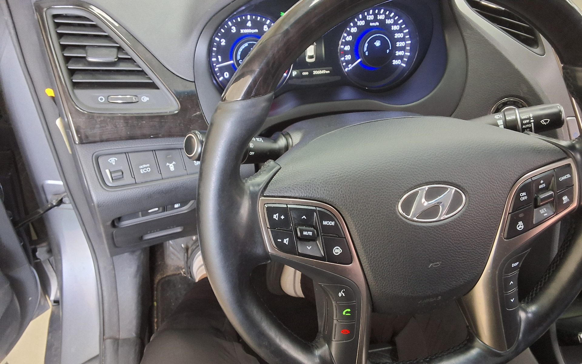 2012 - hyundai grandeur